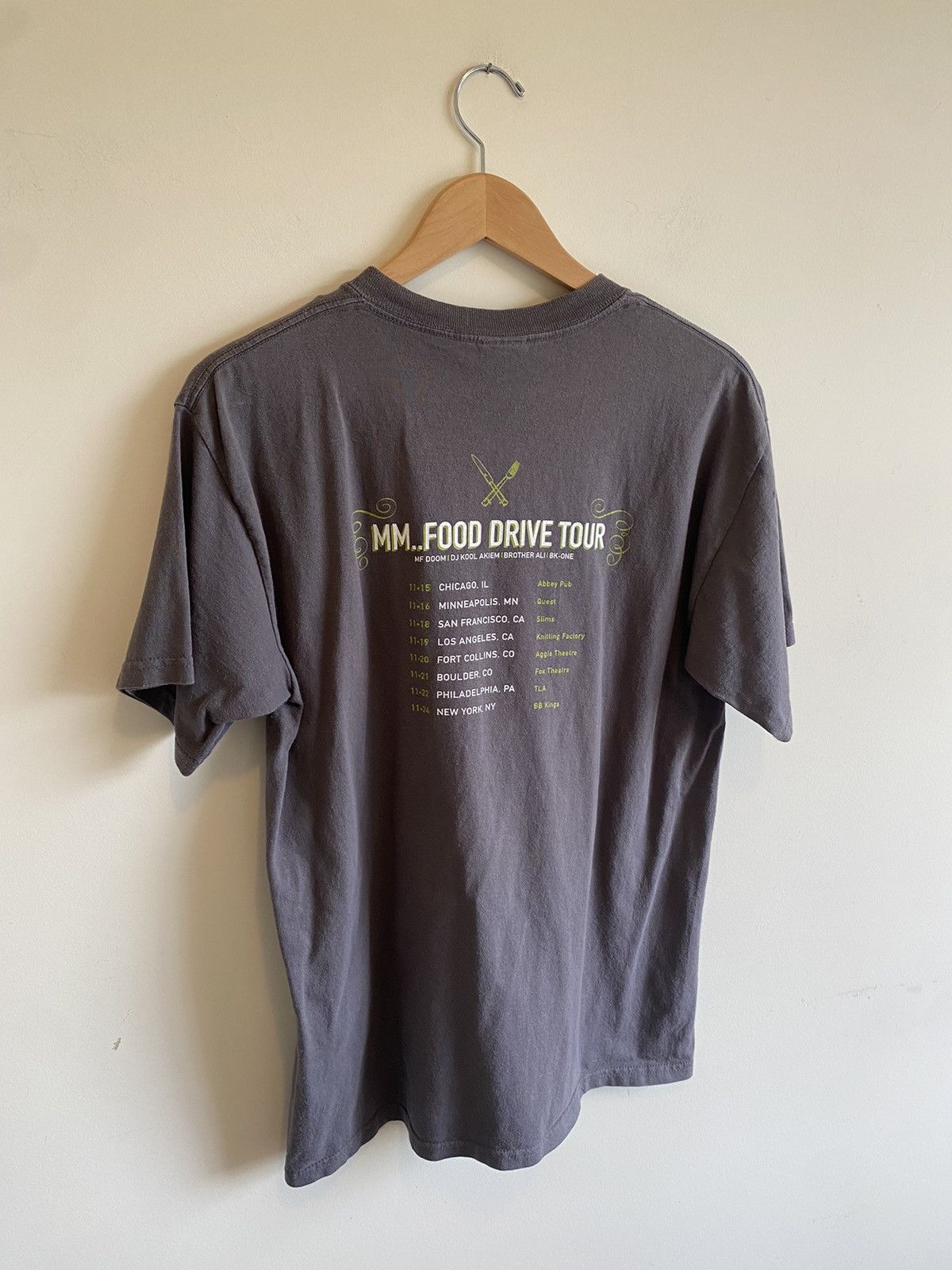 MF Doom × Rap Tees × Vintage VINTAGE MF DOOM MM… Food Drive Tour 2004 SHIRT Size US M / EU 48-50 / 2 - 4 Thumbnail