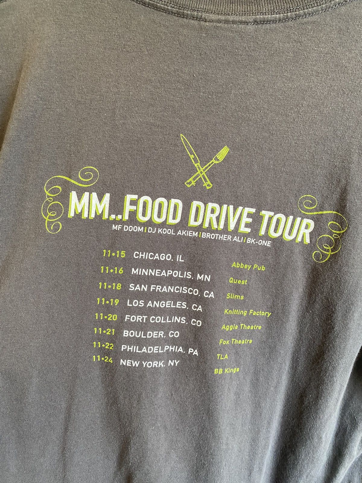 MF Doom × Rap Tees × Vintage VINTAGE MF DOOM MM… Food Drive Tour 2004 SHIRT Size US M / EU 48-50 / 2 - 5 Thumbnail