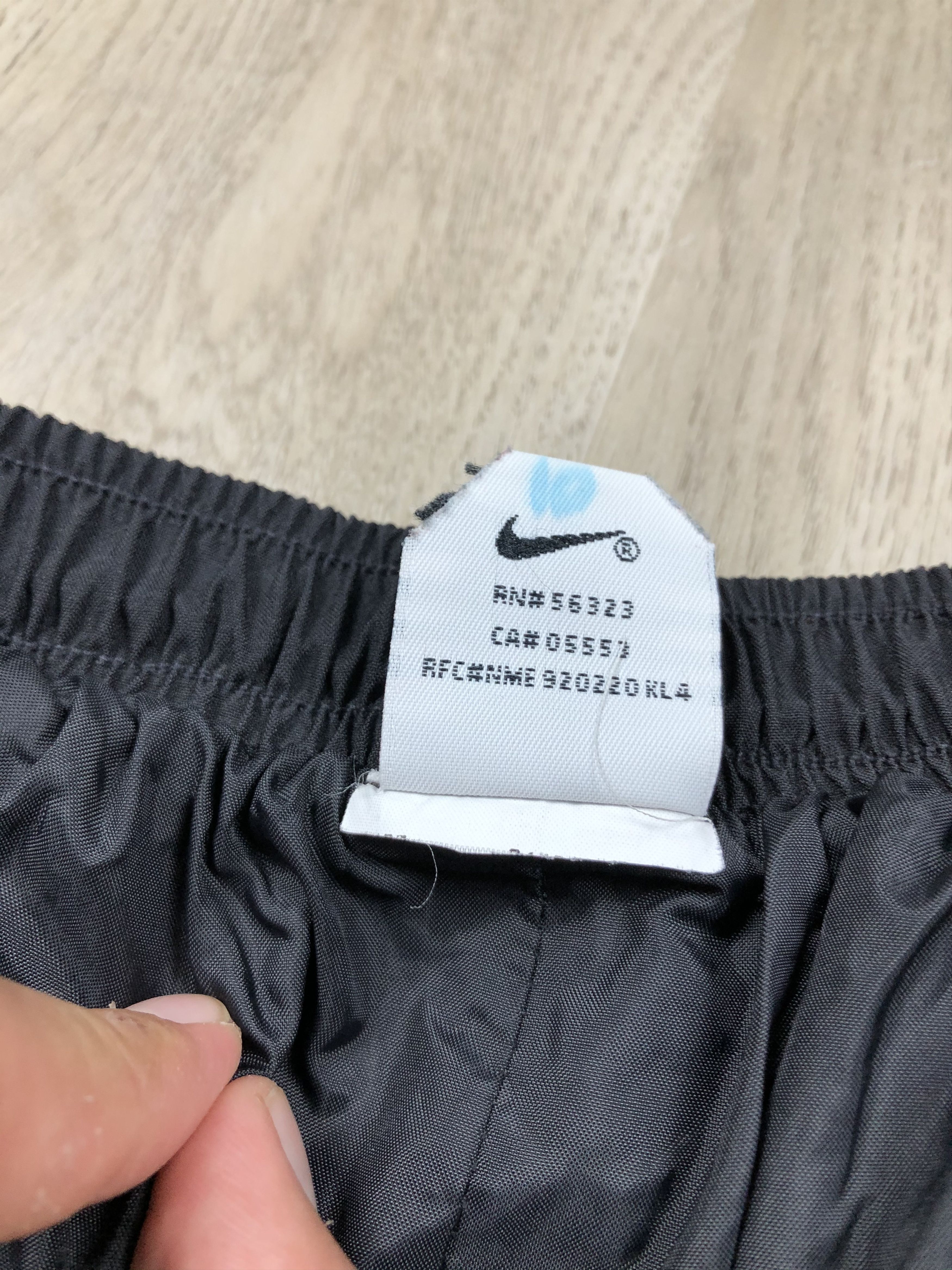 Nike × Vintage Nike 90s Vintage Waterproof Mens Nylon Baggy Pants Drill Size US 36 / EU 52 - 4 Thumbnail