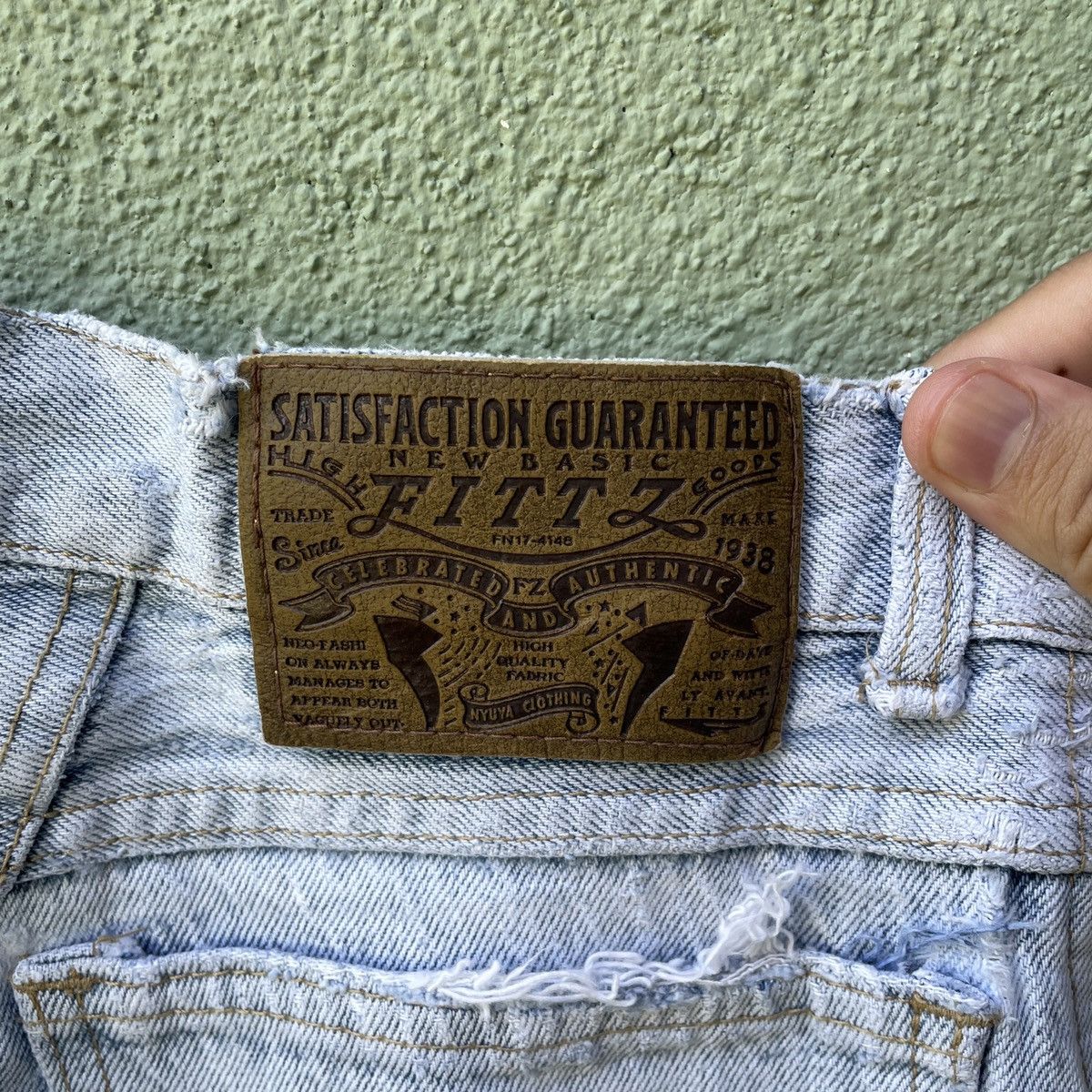 Japanese Brand Vintage FITTZ Distressed Faded Denim Pants Size US 27 - 7 Thumbnail