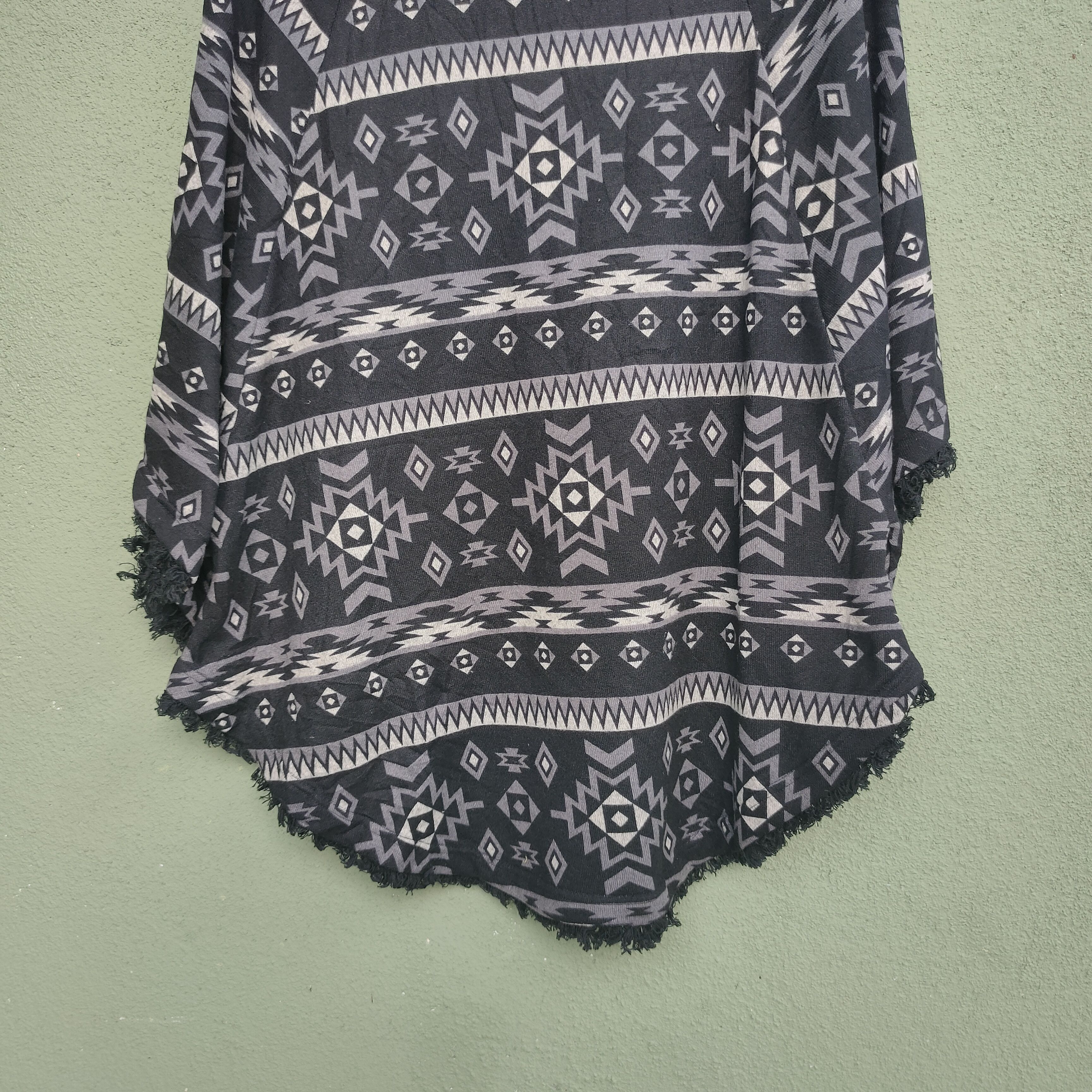 Japanese Brand Vintage Strange Heaven Navajo Style Blouse Tee Size US XL / EU 56 / 4 - 7 Thumbnail