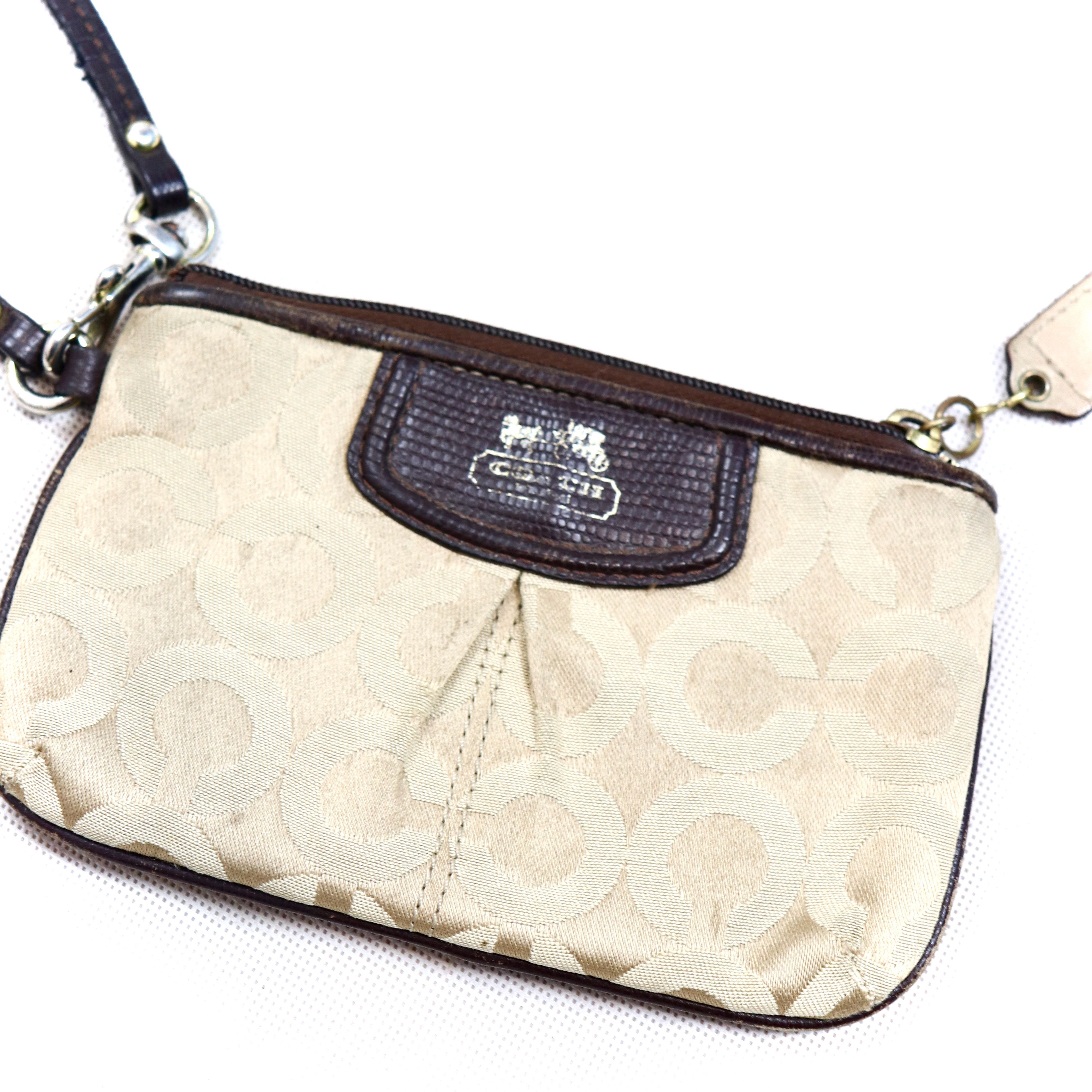 Coach Classic Monogram Hand Clutch Wallet Size ONE SIZE - 3 Thumbnail