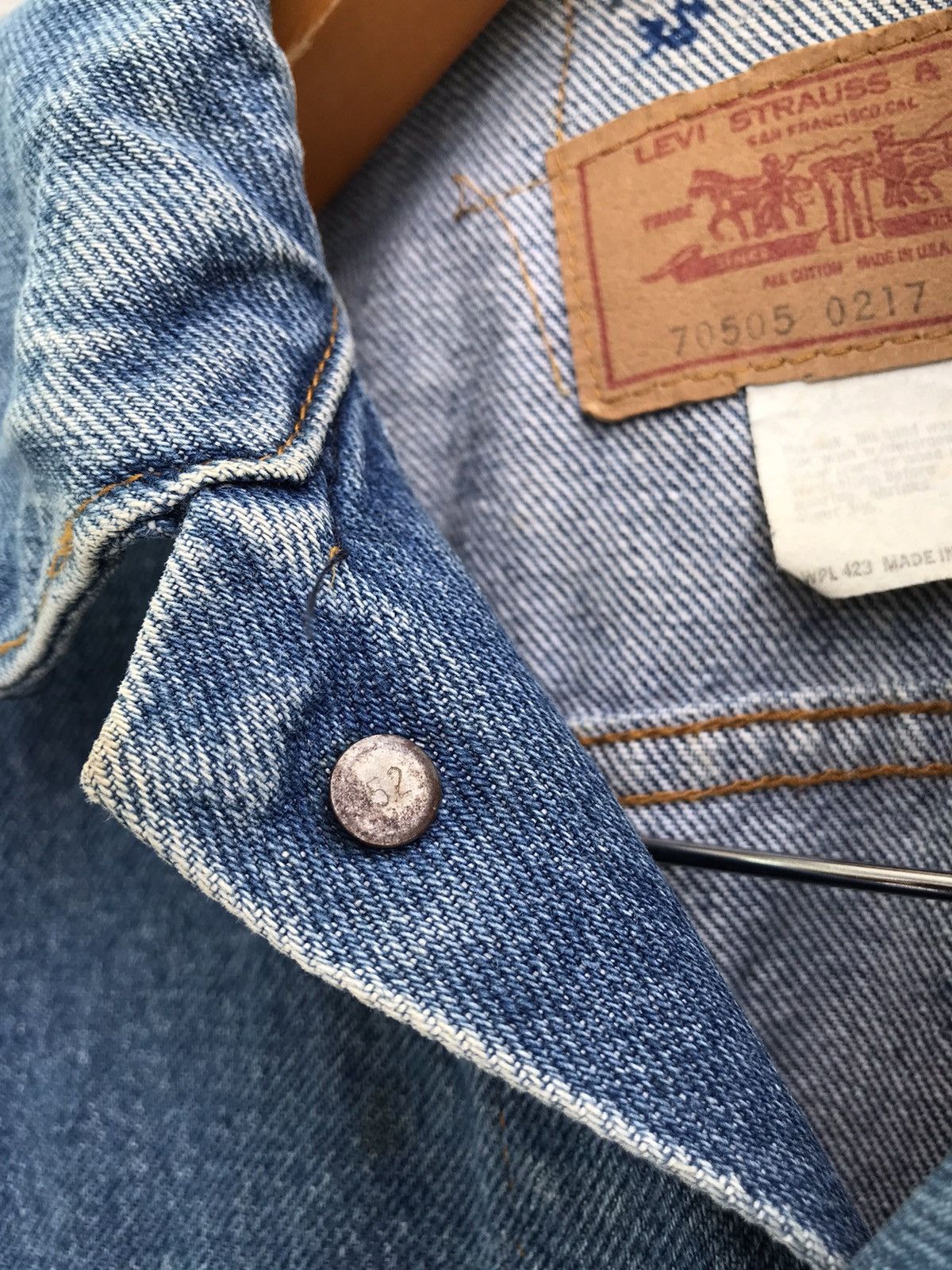 Levi's Vintage Clothing Vintage Levi’s 70505 Denim Trucker Jacket Button #52 Size US M / EU 48-50 / 2 - 5 Thumbnail