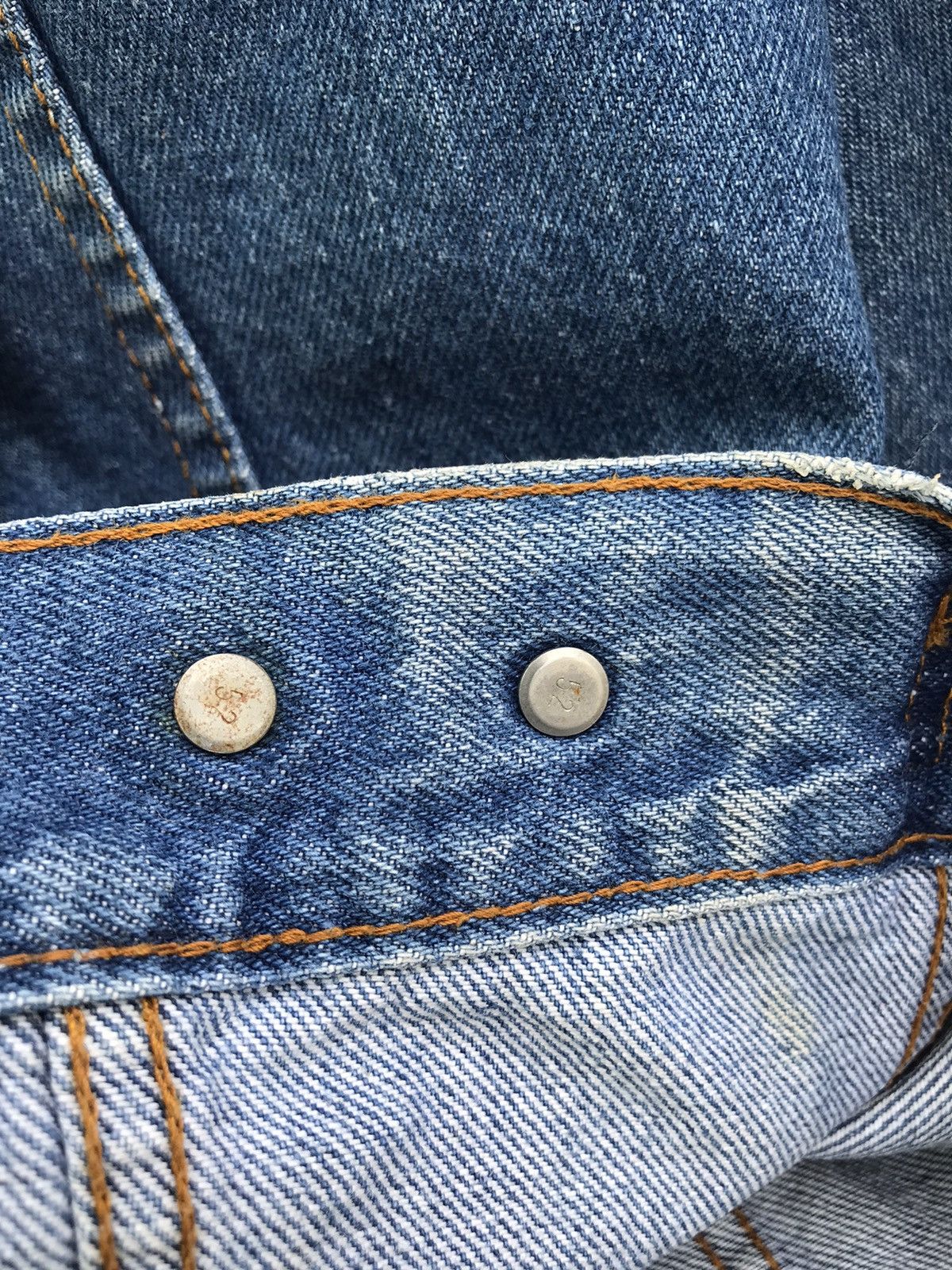 Levi's Vintage Clothing Vintage Levi’s 70505 Denim Trucker Jacket Button #52 Size US M / EU 48-50 / 2 - 11 Thumbnail