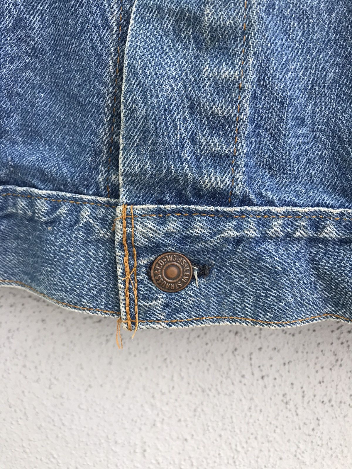 Levi's Vintage Clothing Vintage Levi’s 70505 Denim Trucker Jacket Button #52 Size US M / EU 48-50 / 2 - 6 Thumbnail