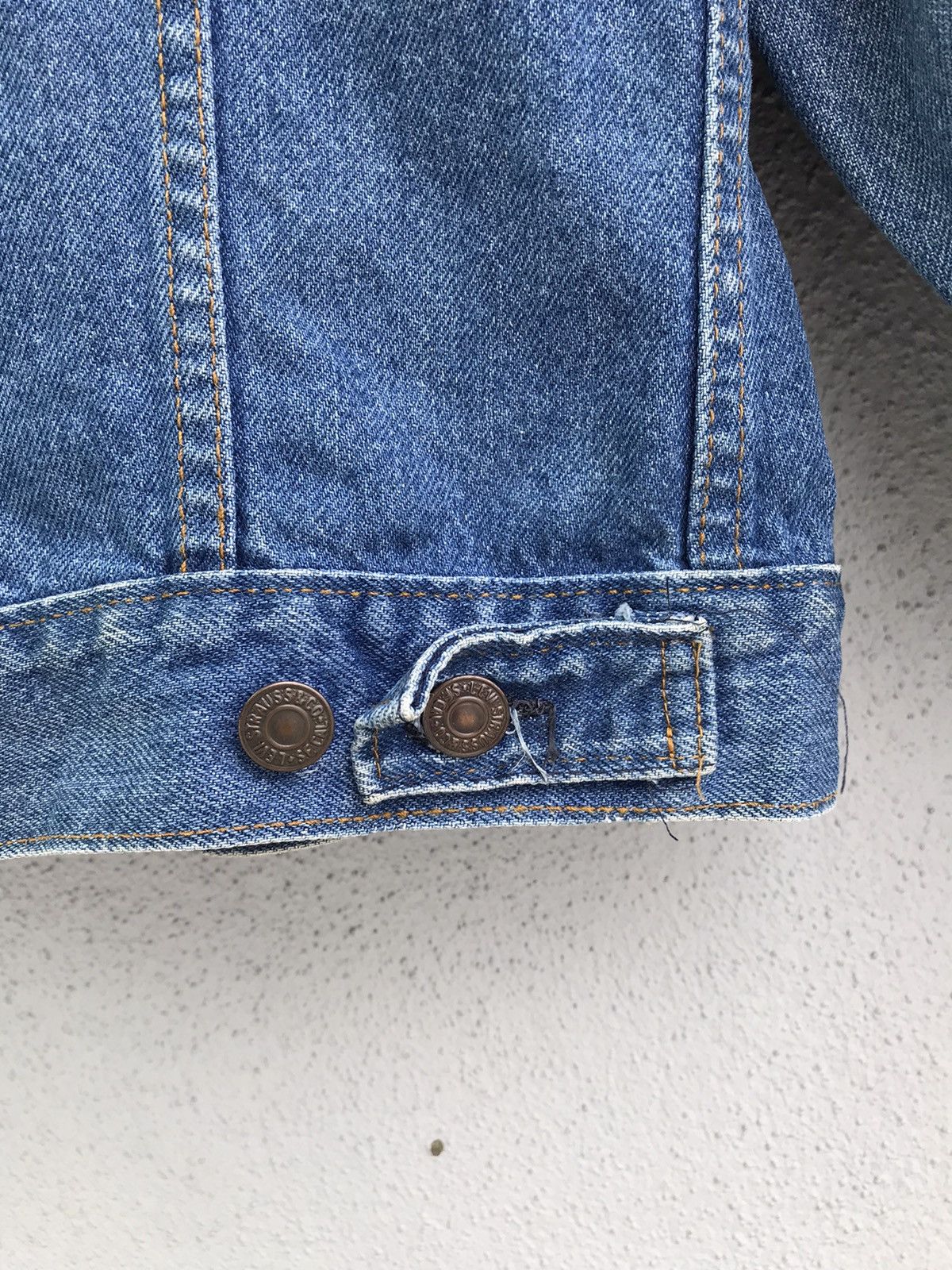 Levi's Vintage Clothing Vintage Levi’s 70505 Denim Trucker Jacket Button #52 Size US M / EU 48-50 / 2 - 10 Thumbnail