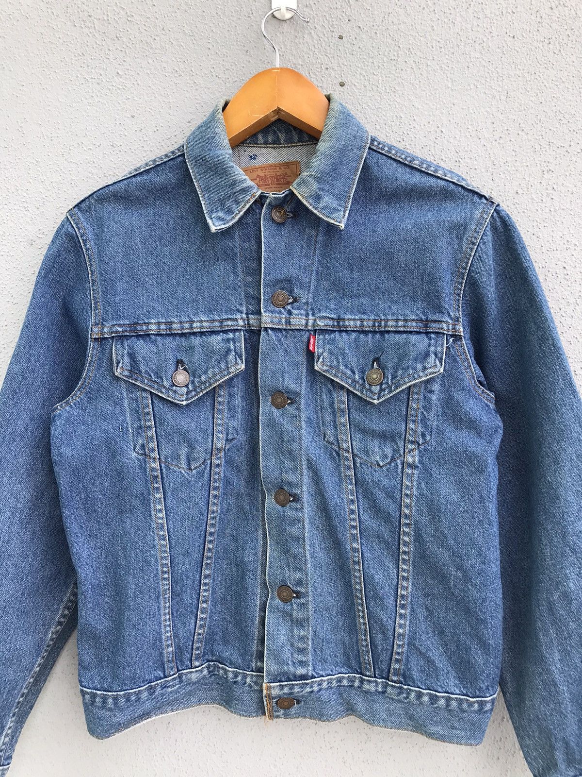 Levi's Vintage Clothing Vintage Levi’s 70505 Denim Trucker Jacket Button #52 Size US M / EU 48-50 / 2 - 2 Thumbnail