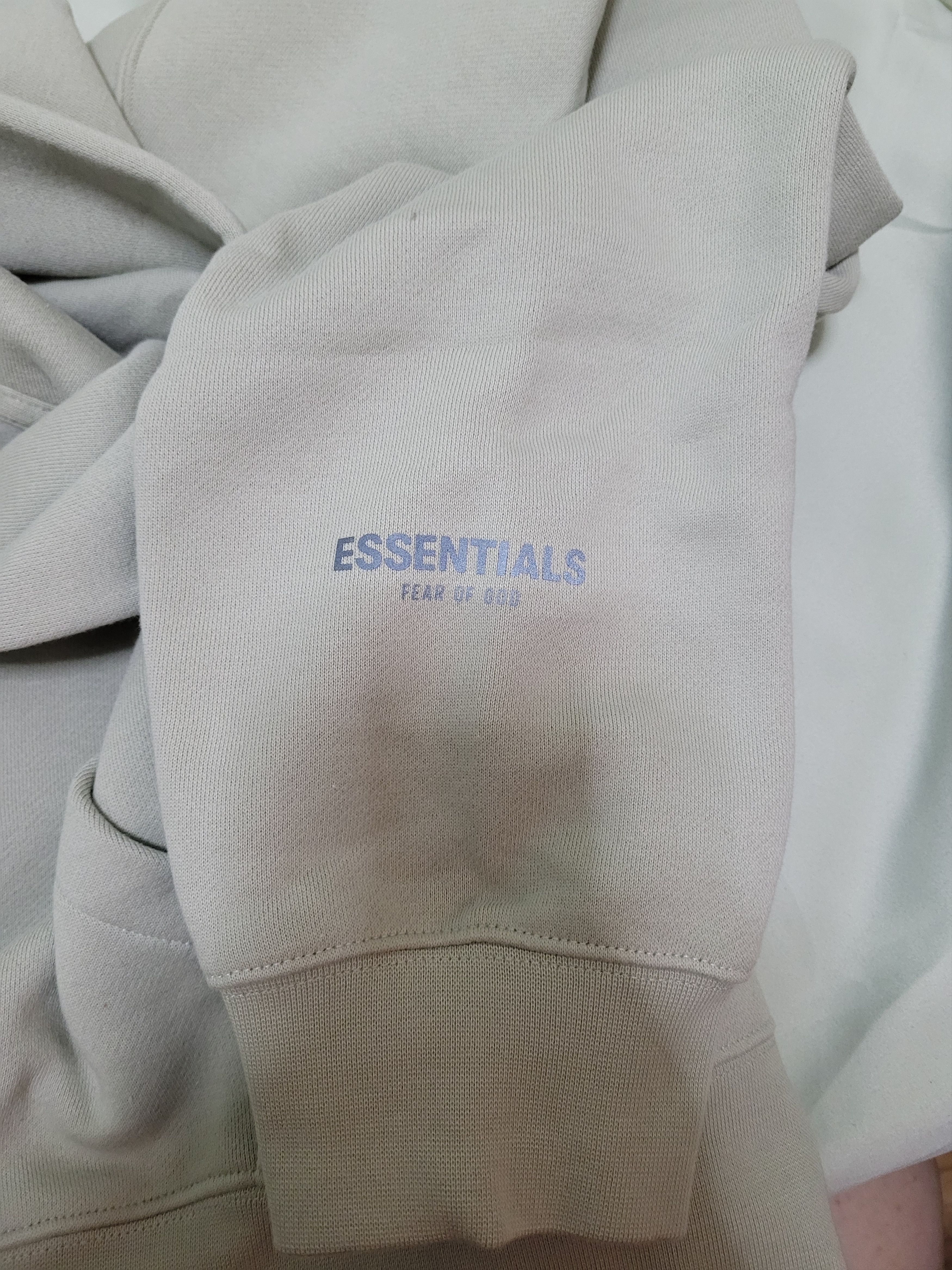 Fear of God Fear of God Essentials SSENSE Exclusive Hoodie Concrete Size US L / EU 52-54 / 3 - 11 Thumbnail