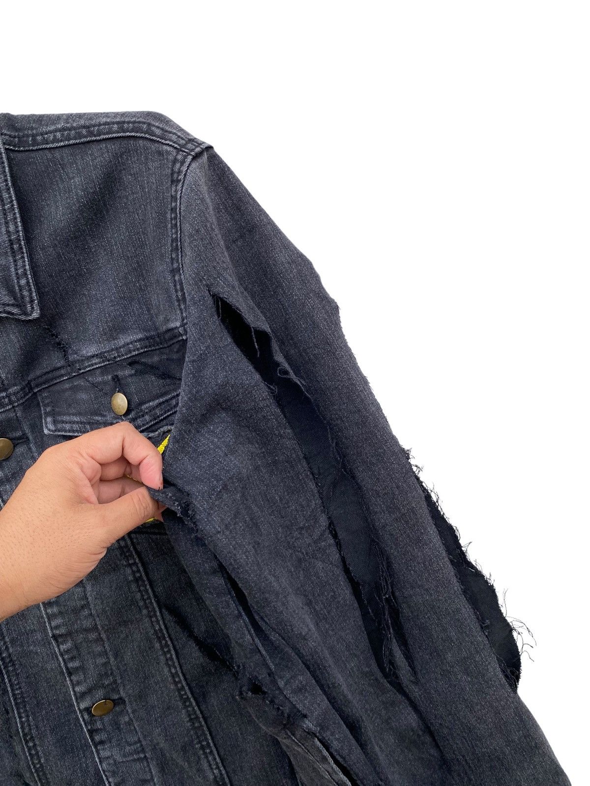 Wu-Tang Clan Wutang Thrased and Distressed Denim Jacket Size US M / EU 48-50 / 2 - 6 Thumbnail