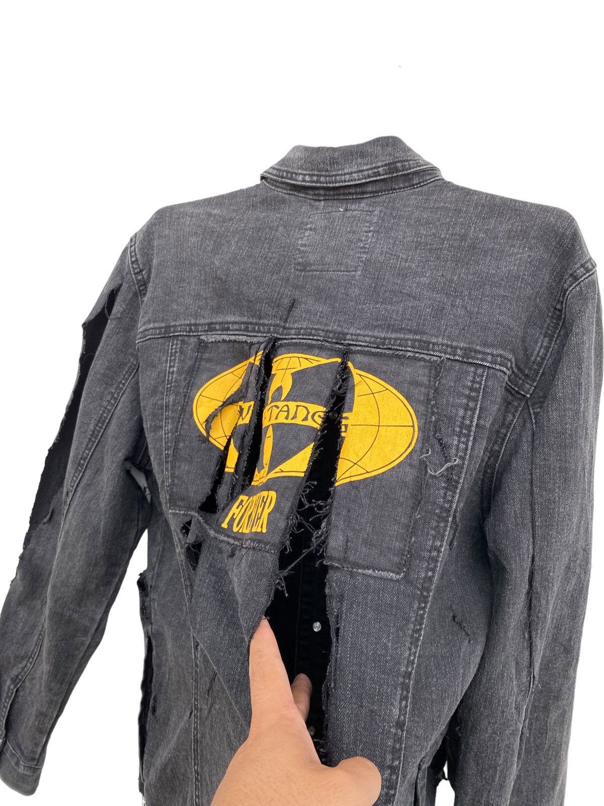 Wu-Tang Clan Wutang Thrased and Distressed Denim Jacket Size US M / EU 48-50 / 2 - 9 Thumbnail