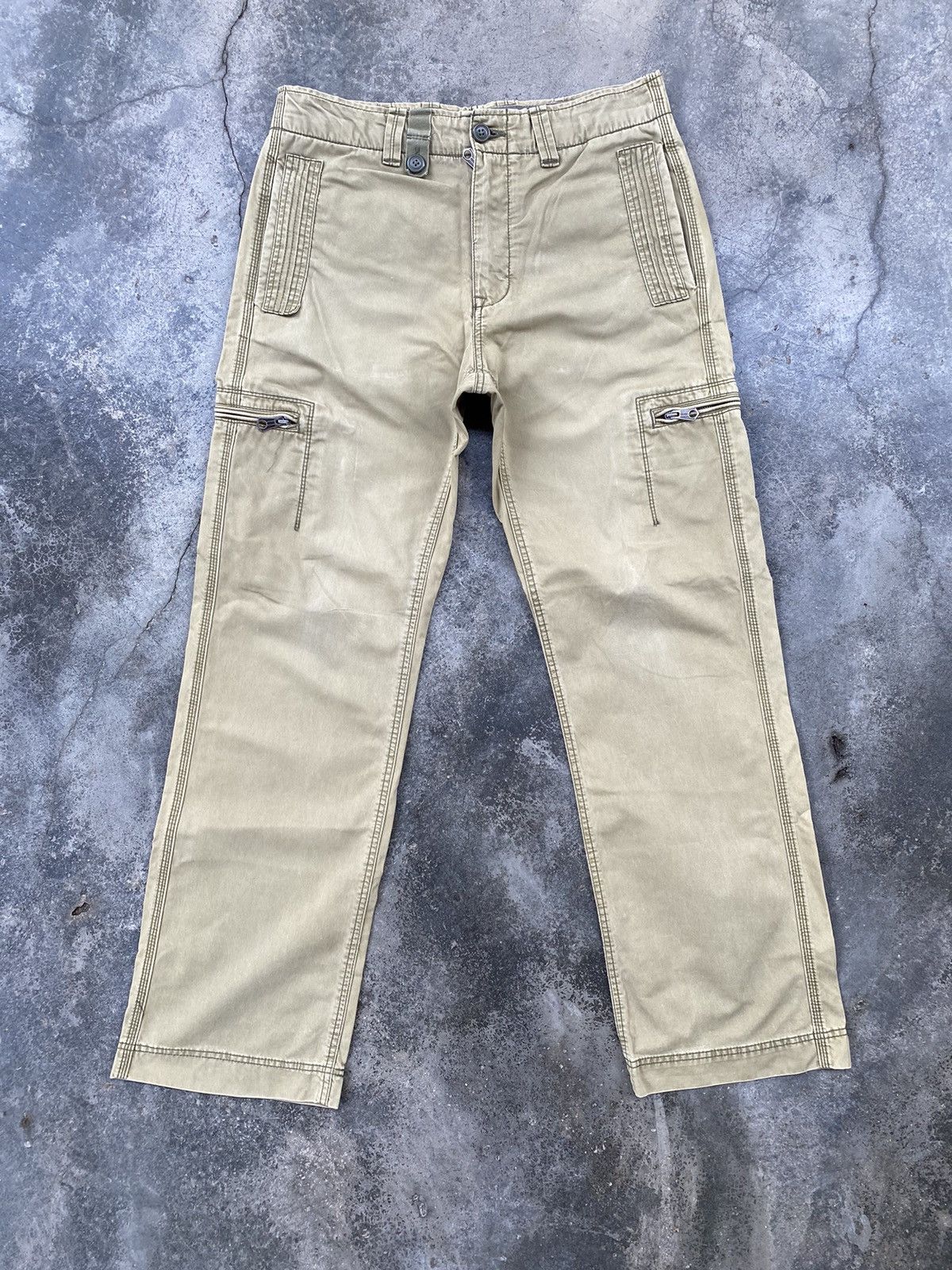 image of 90's Gap Distressed Cargo Pants in Green Light, Men's (Size 33)