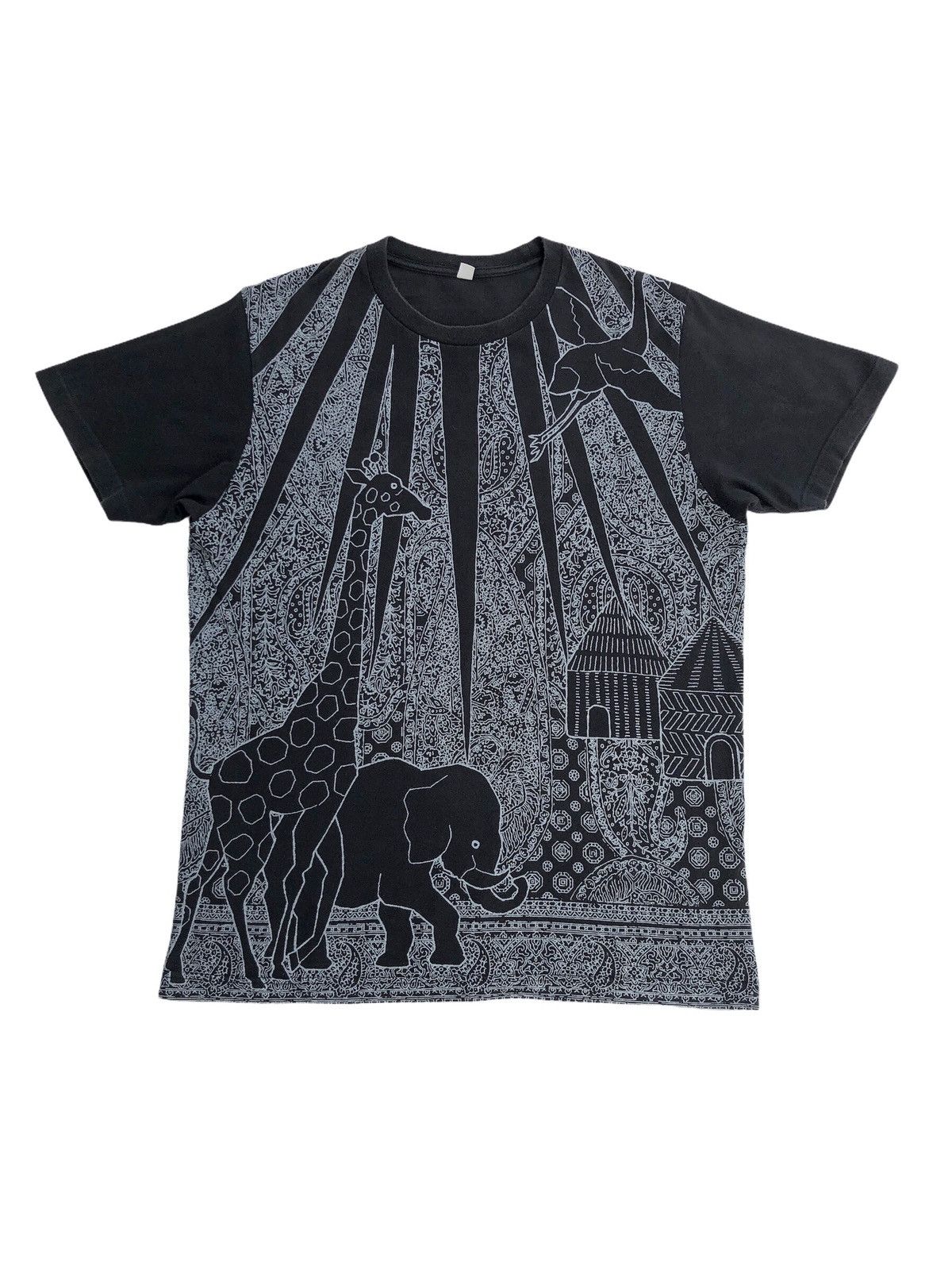 image of Art Comes First x Free Nature Uniqlo X Nature Wildlife Animal Safari Lover Safe in Black (Size Smal