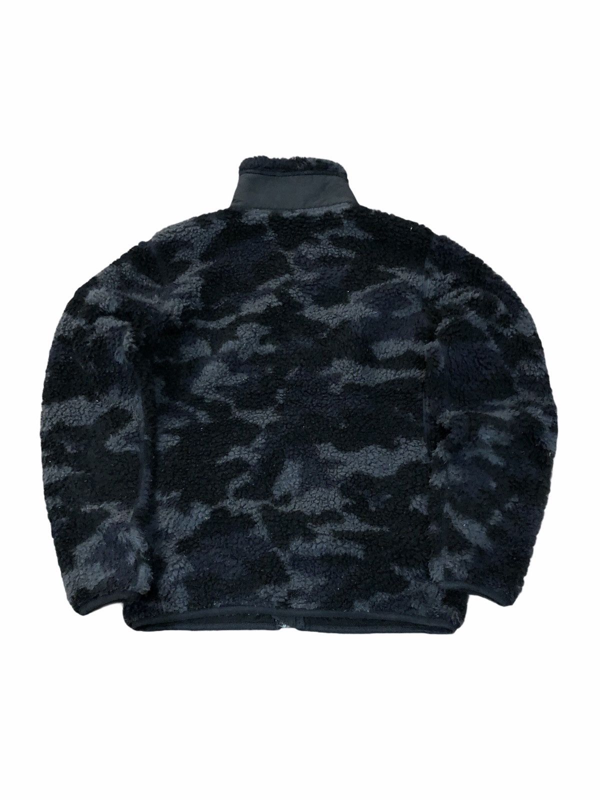 Uniqlo Uniqlo Camo Deep Pile Sherpa Zipper Jacket Size US S / EU 44-46 / 1 - 2 Thumbnail