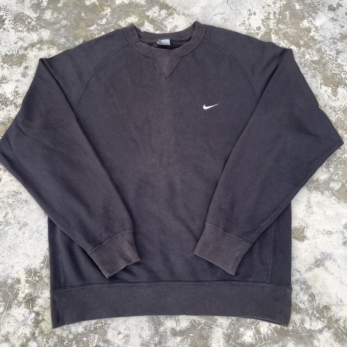 Nike × Vintage Y2k Nike Faded Swoosh Sweatshirts Size US L / EU 52-54 / 3 - 3 Thumbnail