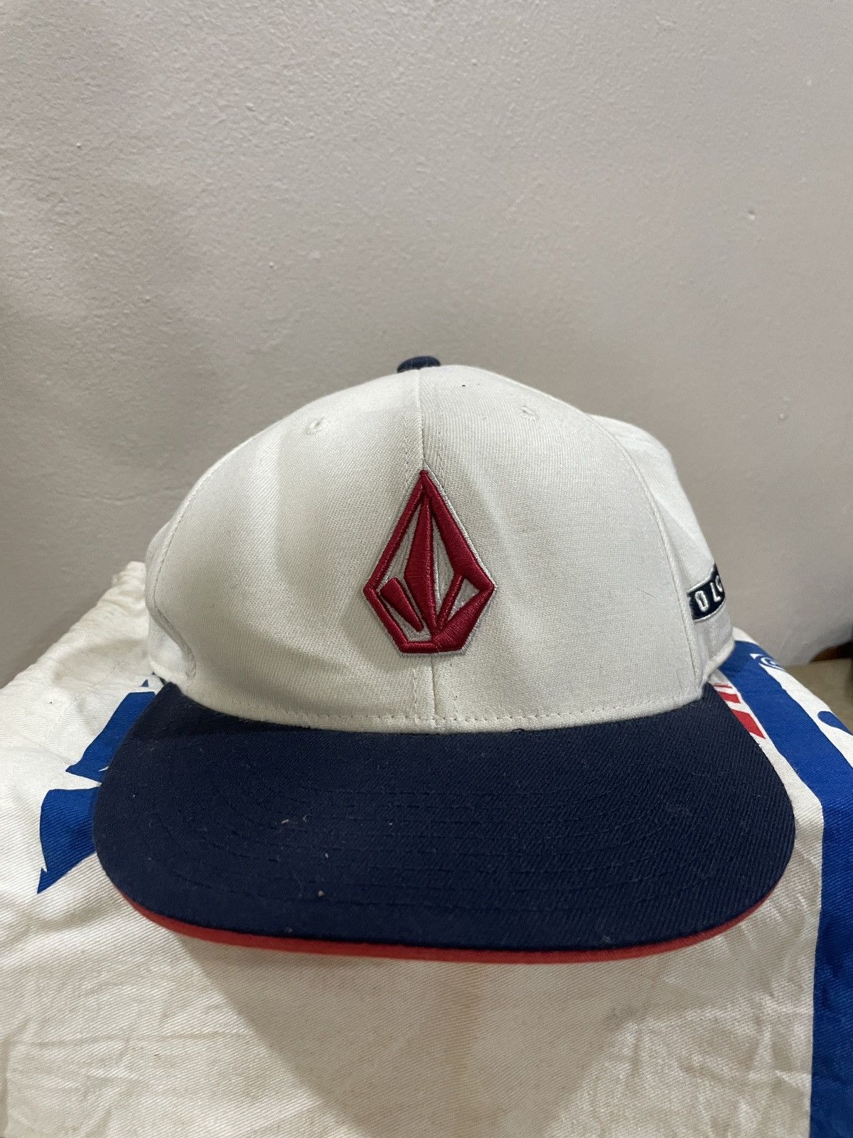 Etnies Vintage Volcom Skateboards baseball cap 210 fitted flexfit Size ONE SIZE - 1 Thumbnail