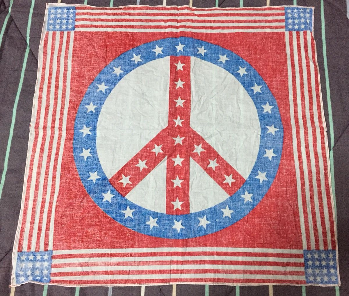 Vintage Vintage American Flag “Peace No War” hippies psychedelic Size ONE SIZE - 4 Thumbnail