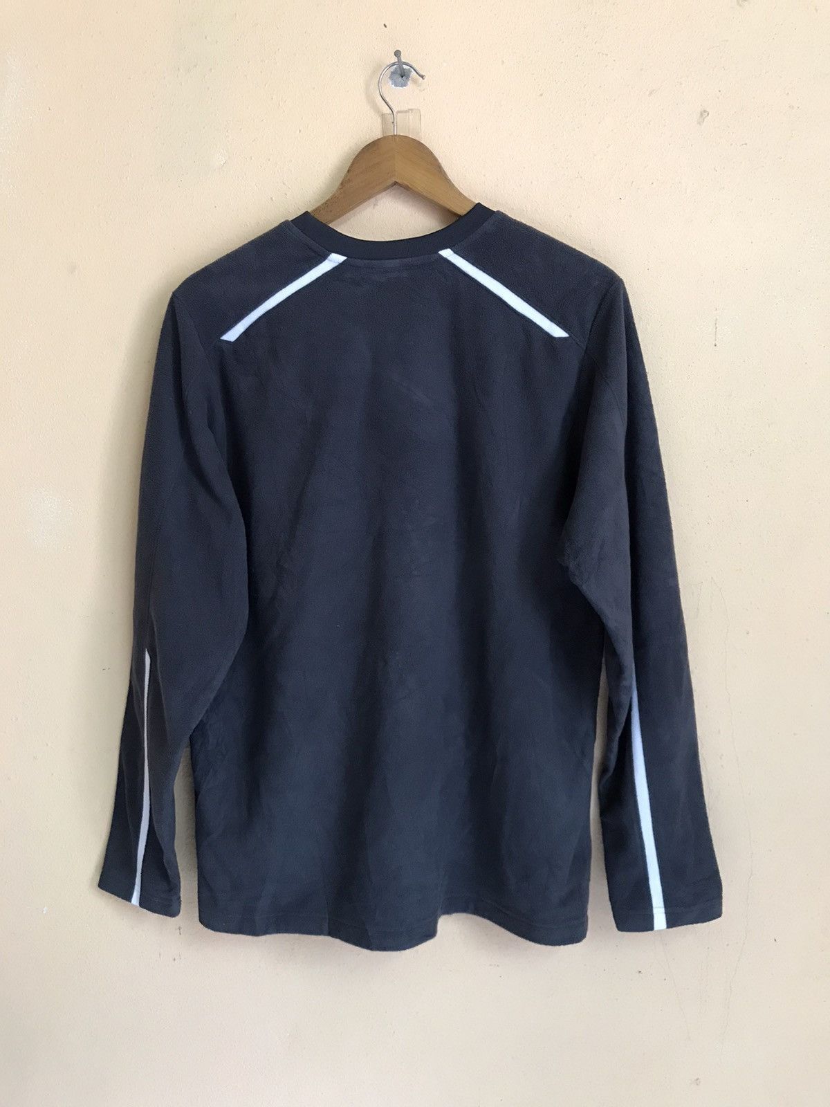 Nike NIKE CENTER THERMA FIT LONG SLEEVE Size US M / EU 48-50 / 2 - 7 Thumbnail