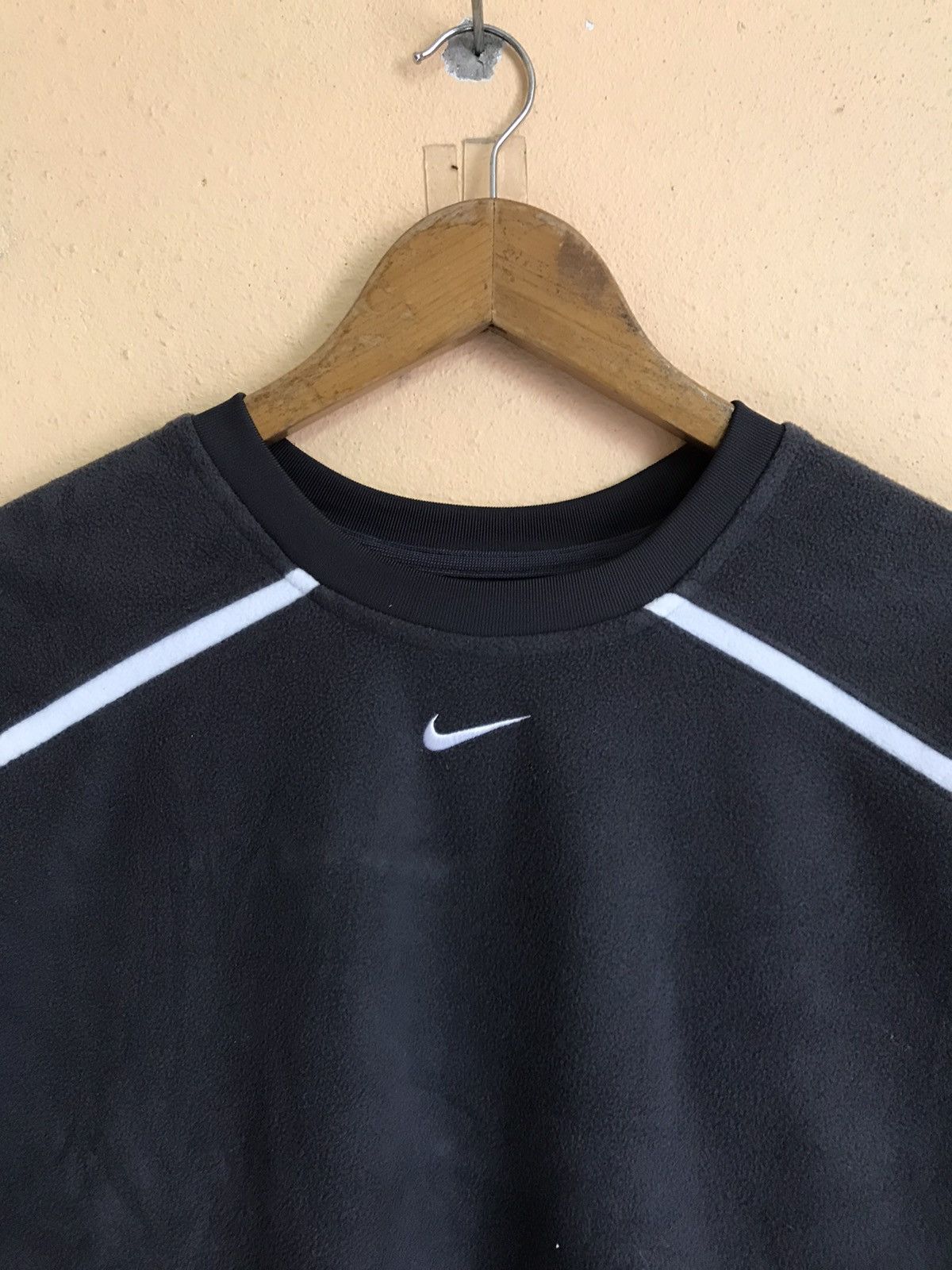 Nike NIKE CENTER THERMA FIT LONG SLEEVE Size US M / EU 48-50 / 2 - 5 Thumbnail