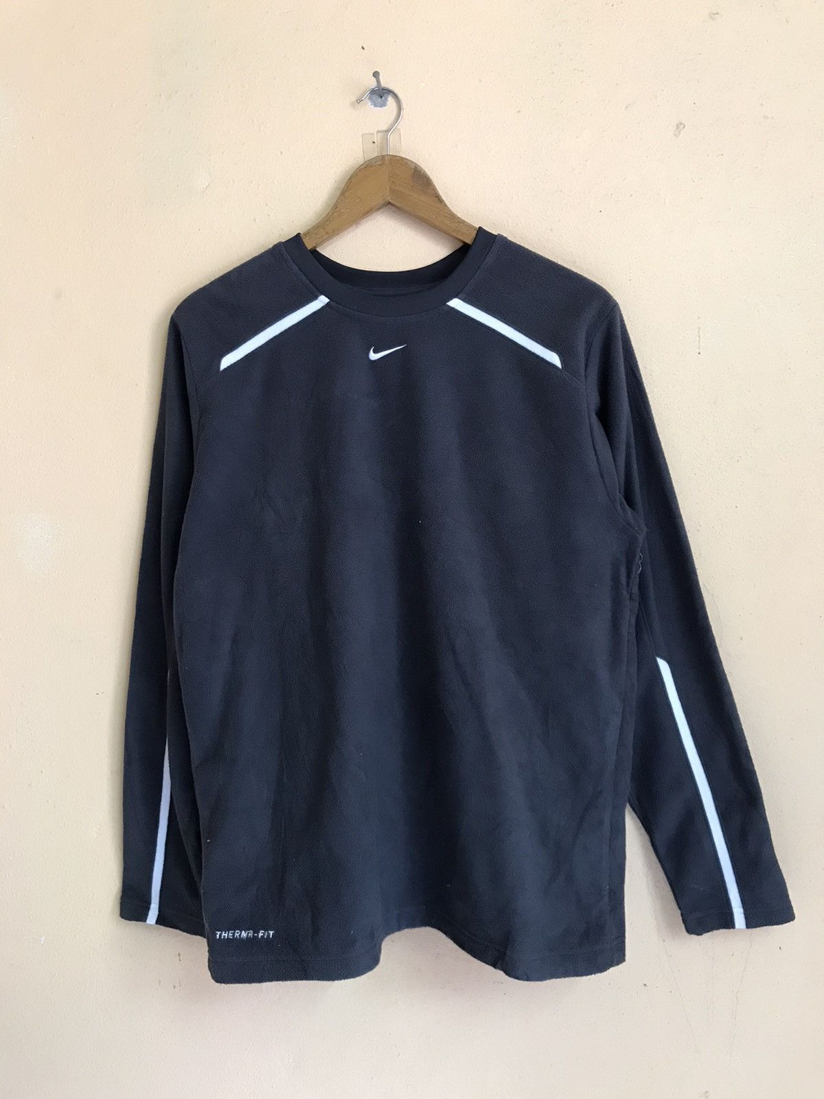 Nike NIKE CENTER THERMA FIT LONG SLEEVE Size US M / EU 48-50 / 2 - 2 Thumbnail