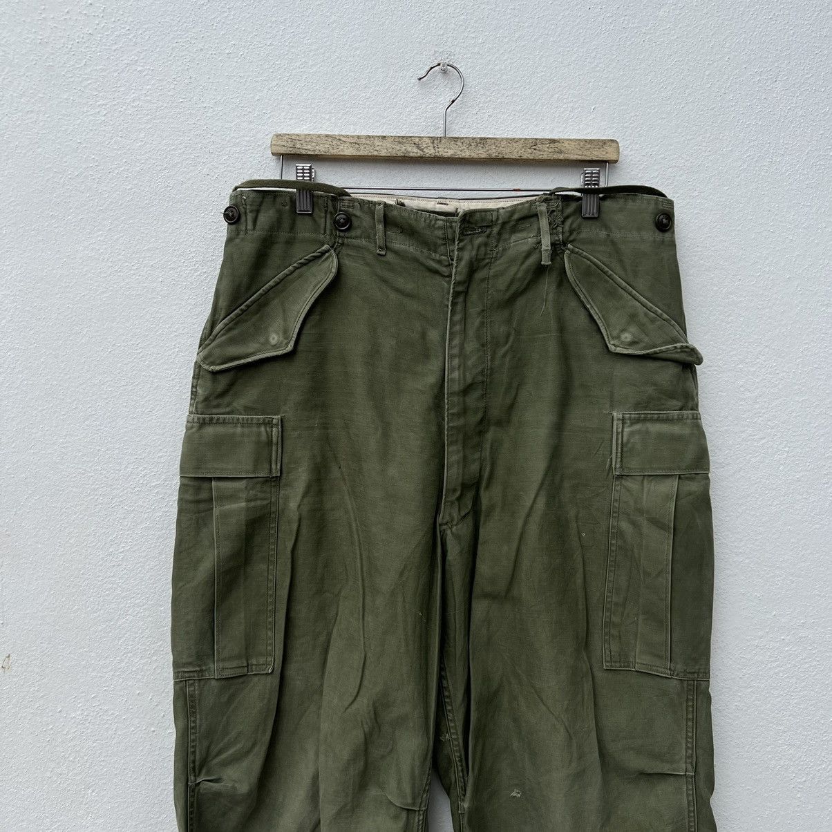 Vintage TRUE VINTAGE 1951 CARGO PANTS MILITARY WEAR MULTI POCKETS Size US 34 / EU 50 - 3 Thumbnail
