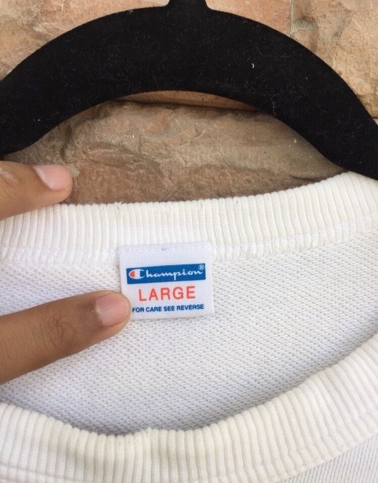 Champion vintage Champion crewneck pullover sweatshirt Size US L / EU 52-54 / 3 - 4 Thumbnail