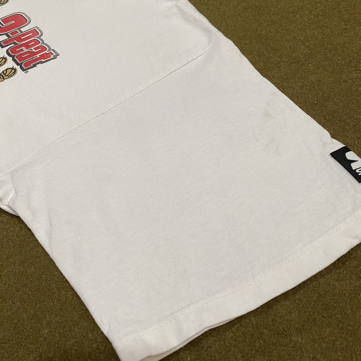 NBA VINTAGE 90S CHICAGO BULLS NBA TEE Size US XL / EU 56 / 4 - 5 Thumbnail