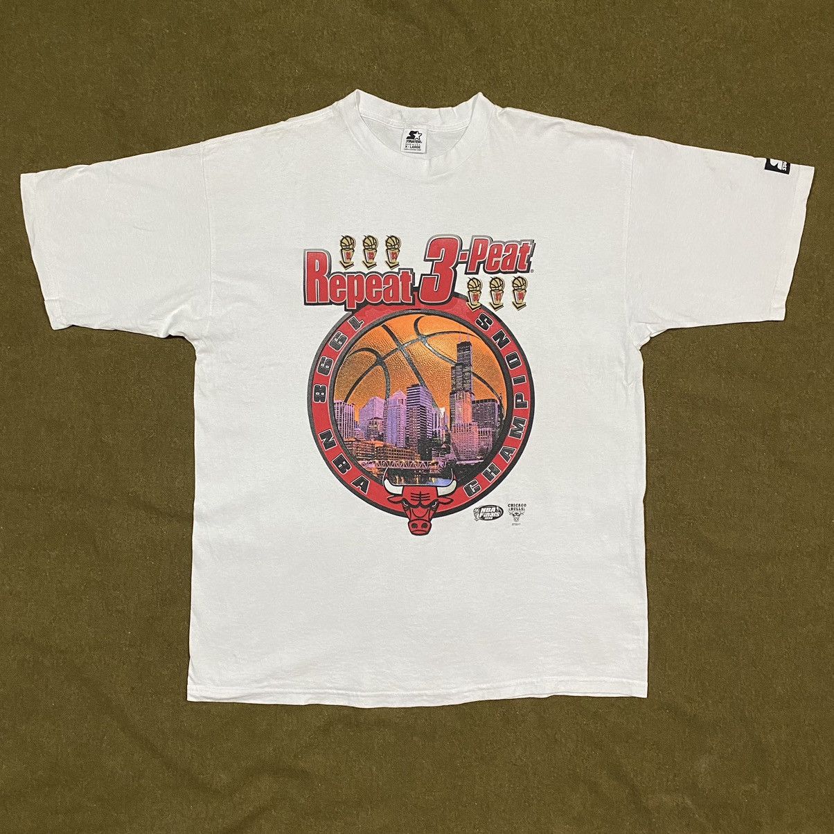 NBA VINTAGE 90S CHICAGO BULLS NBA TEE Size US XL / EU 56 / 4 - 1 Thumbnail