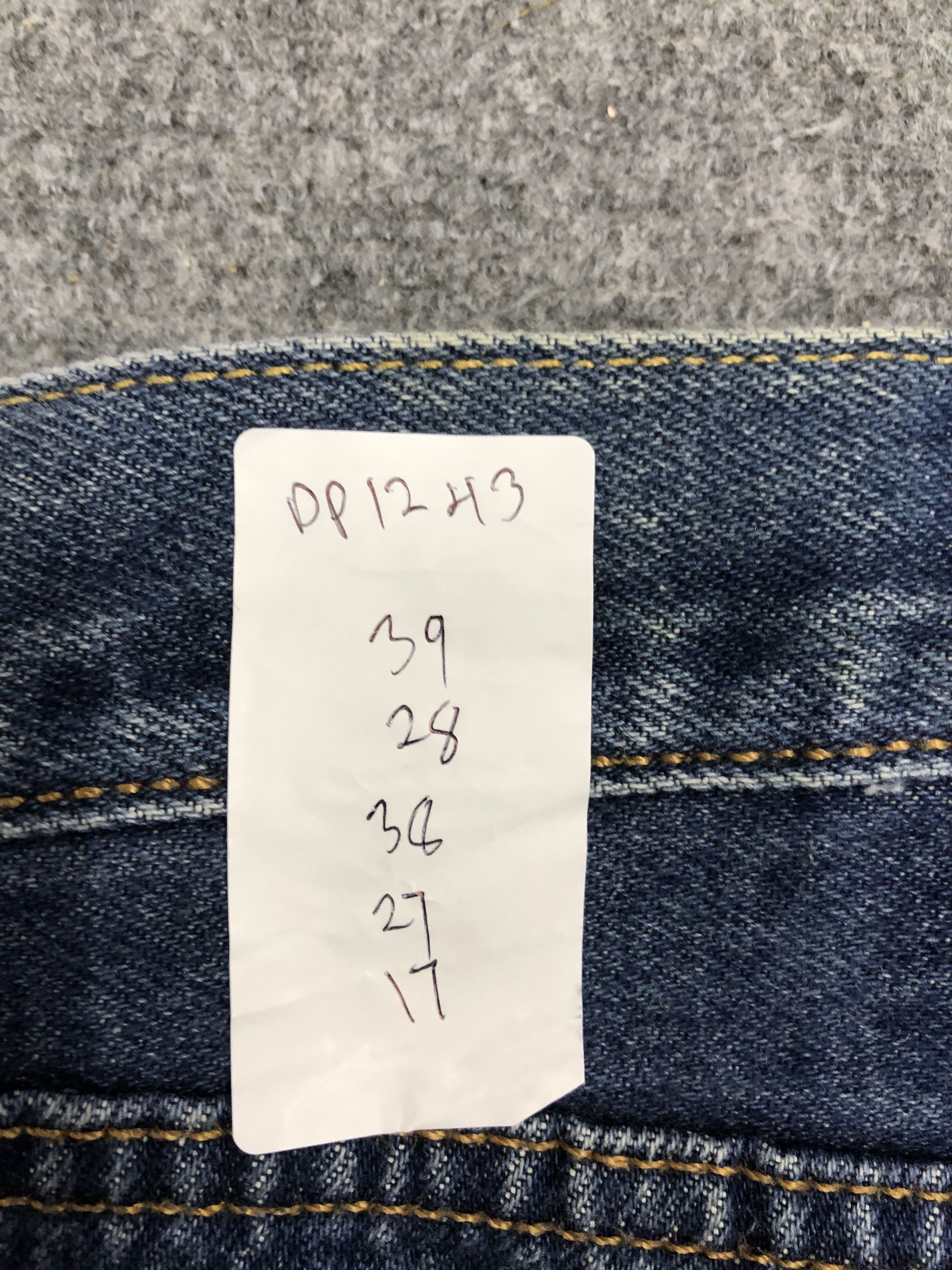 Levi's Vintage Levis 501 Faded Blue Jeans DP1243 Size US 39 - 14 Thumbnail