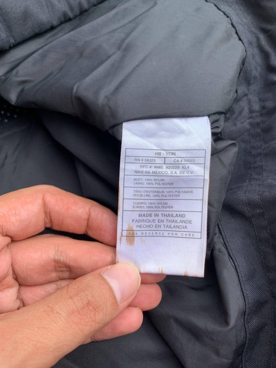 Nike Vintage Nike Mini Center Swoosh Water Resistant Jacket Size US L / EU 52-54 / 3 - 10 Thumbnail