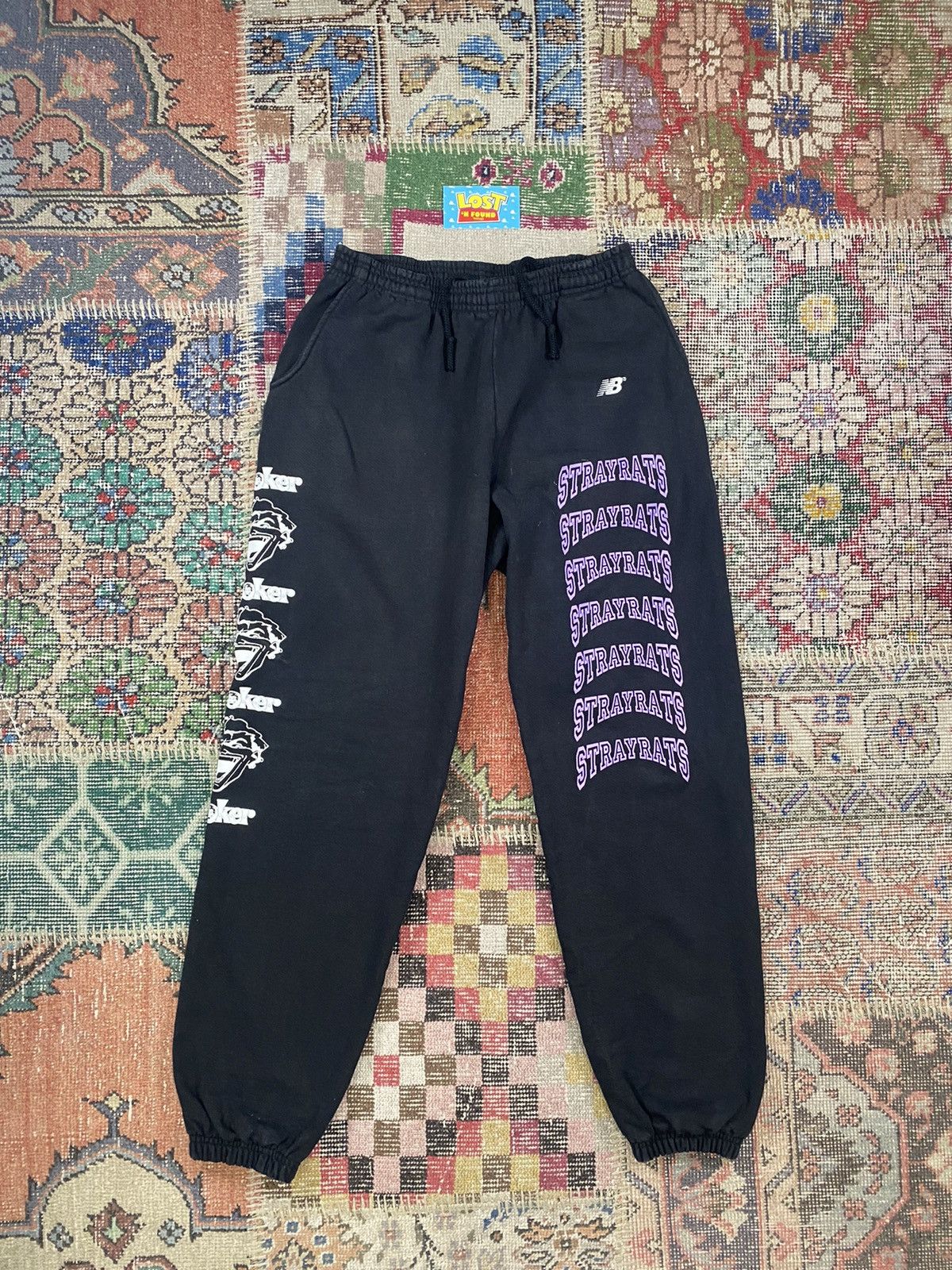 image of Dc Comics x New Balance Stray Rats New Balance Joker Heavyweight Sweatpants Medium in Black (Size 3