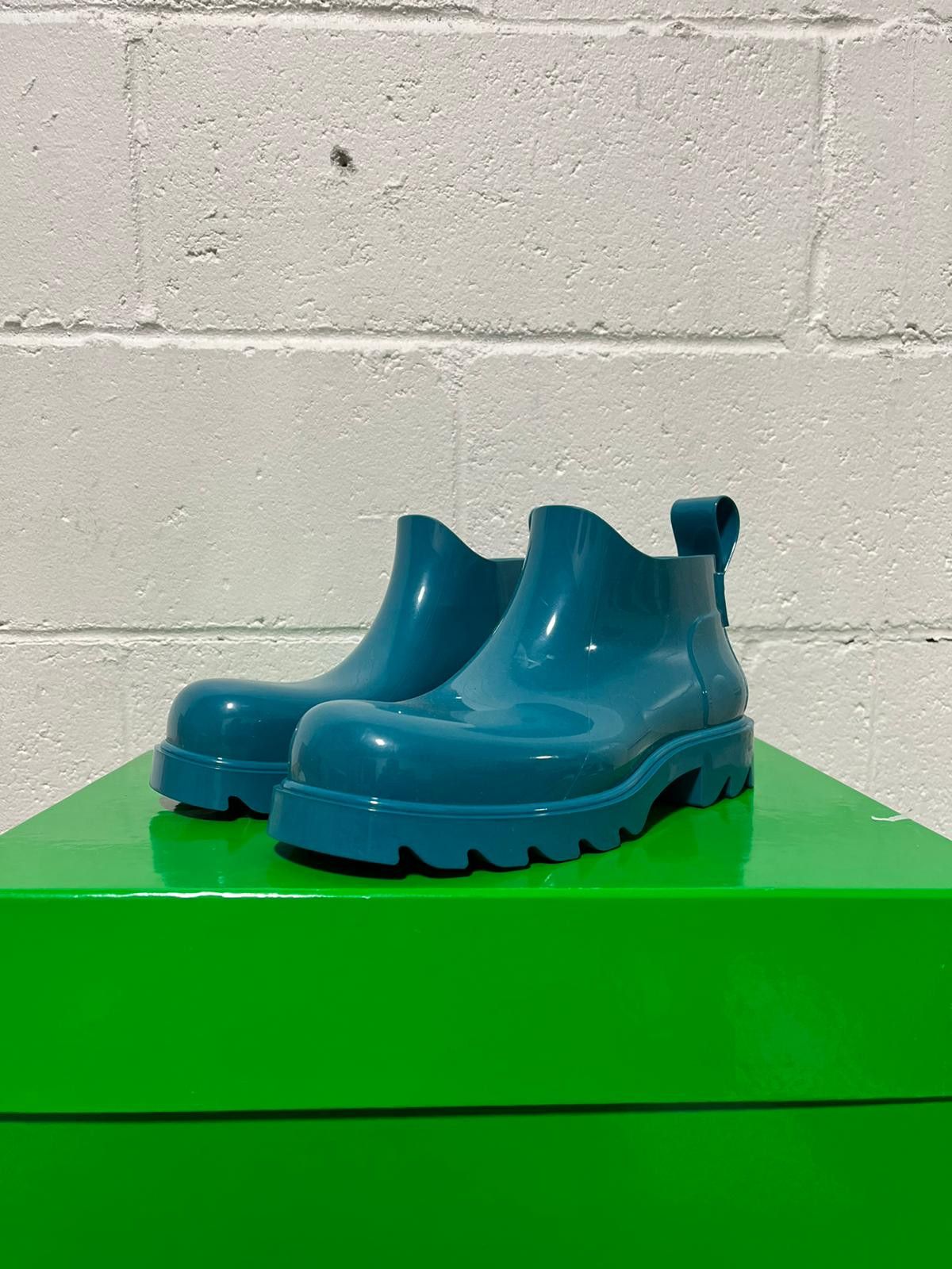 Bottega Veneta o1rshd1 Stride Shiny Rubber Mid Top Boots in Blaster Size US 8 / EU 41 - 10 Thumbnail
