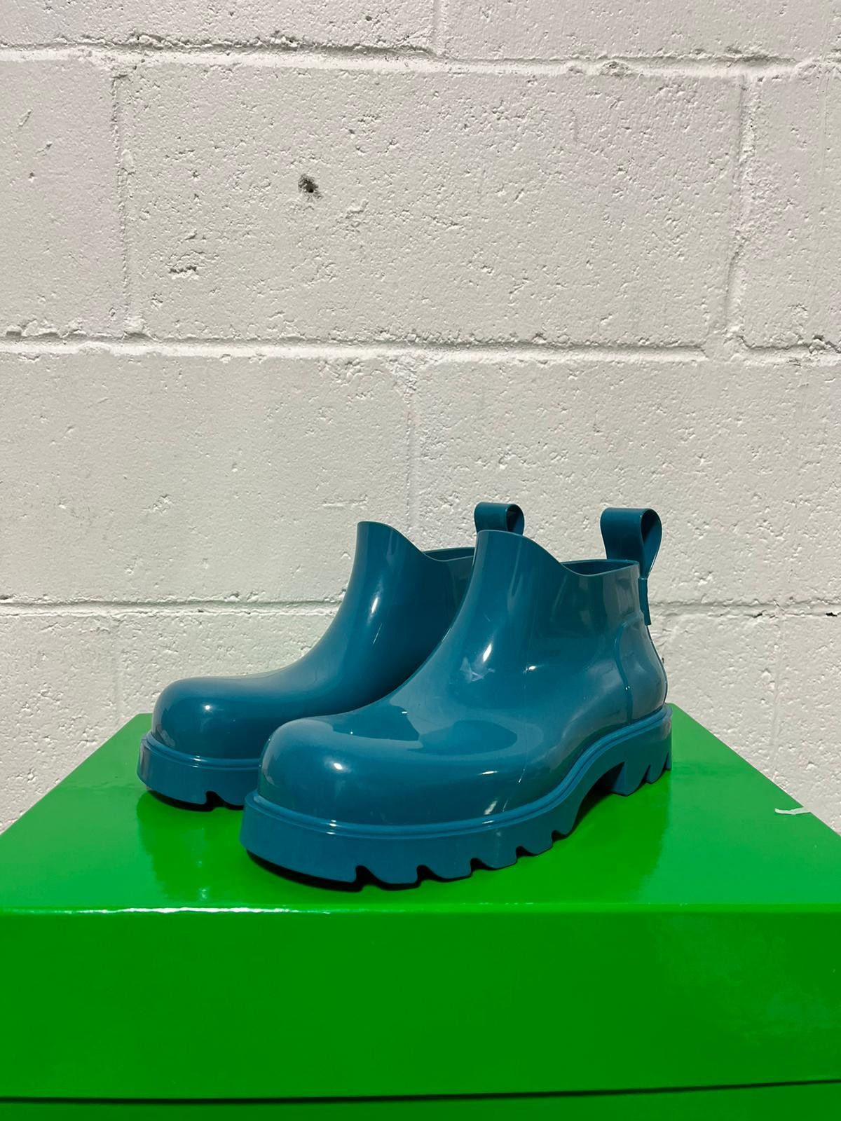 Bottega Veneta o1rshd1 Stride Shiny Rubber Mid Top Boots in Blaster Size US 8 / EU 41 - 9 Thumbnail