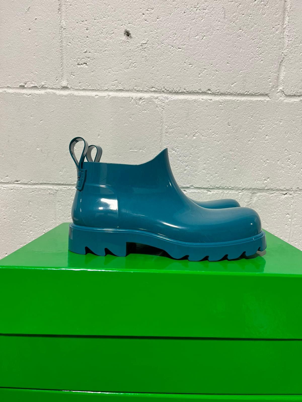Bottega Veneta o1rshd1 Stride Shiny Rubber Mid Top Boots in Blaster Size US 8 / EU 41 - 3 Thumbnail