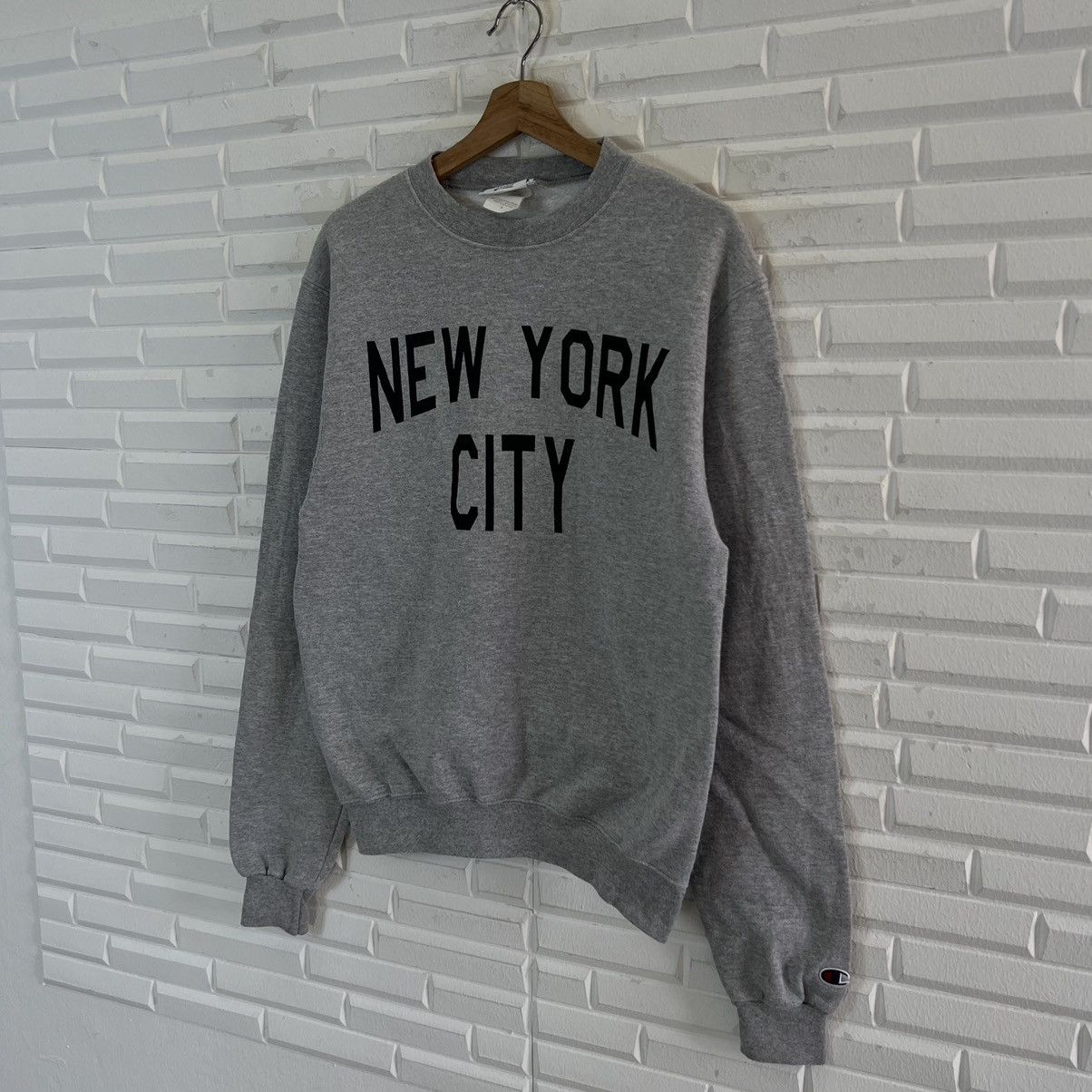 Champion VINTAGE CHAMPION SWEATSHIRT NEW YORK CITY BIG LOGO Size US S / EU 44-46 / 1 - 2 Thumbnail