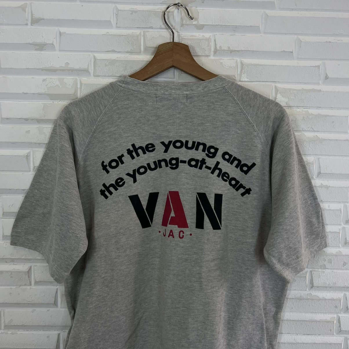 VINTAGE VAN JAC BIG LOGO SHORT SLEEVE