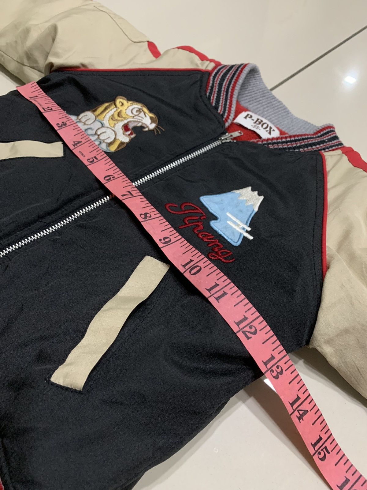 Japanese Brand VINTAGE SUKAJAN EMBROIDERED JACKET KIDS 95 Size US XXS / EU 40 - 8 Thumbnail