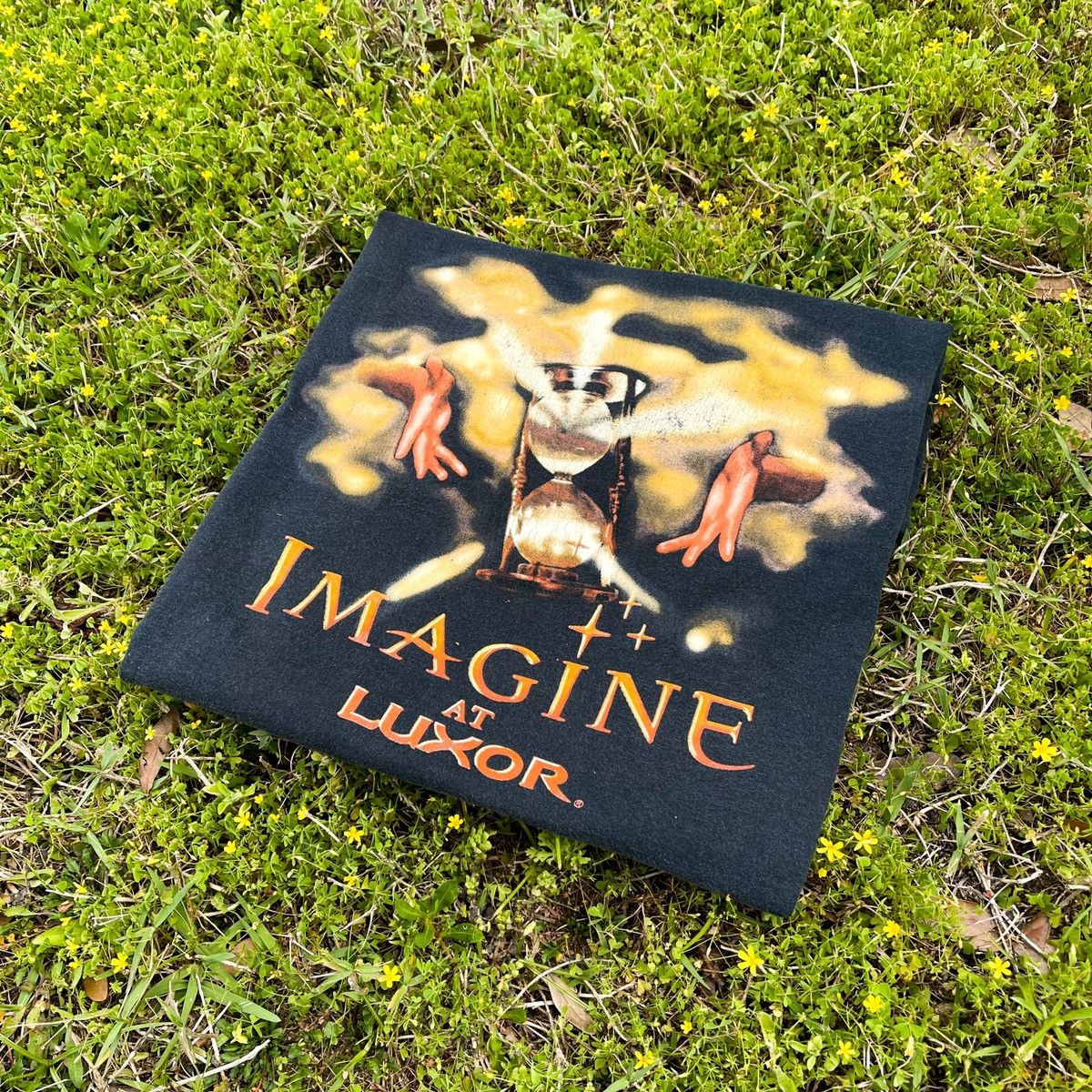 Rare × Vintage Vintage RARE 90s Imagine at Luxor Hourglass Tee Size US XL / EU 56 / 4 - 2 Thumbnail