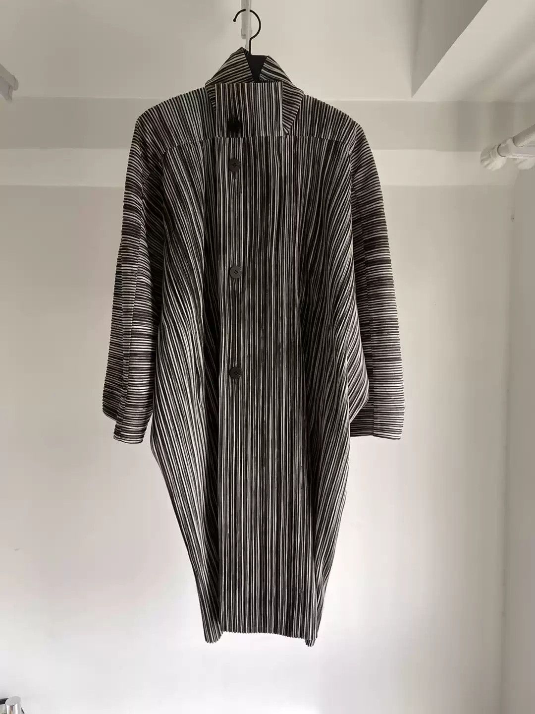 Issey Miyake Issey Miyake homme plisse men's windbreaker Size US S / EU 44-46 / 1 - 2 Thumbnail