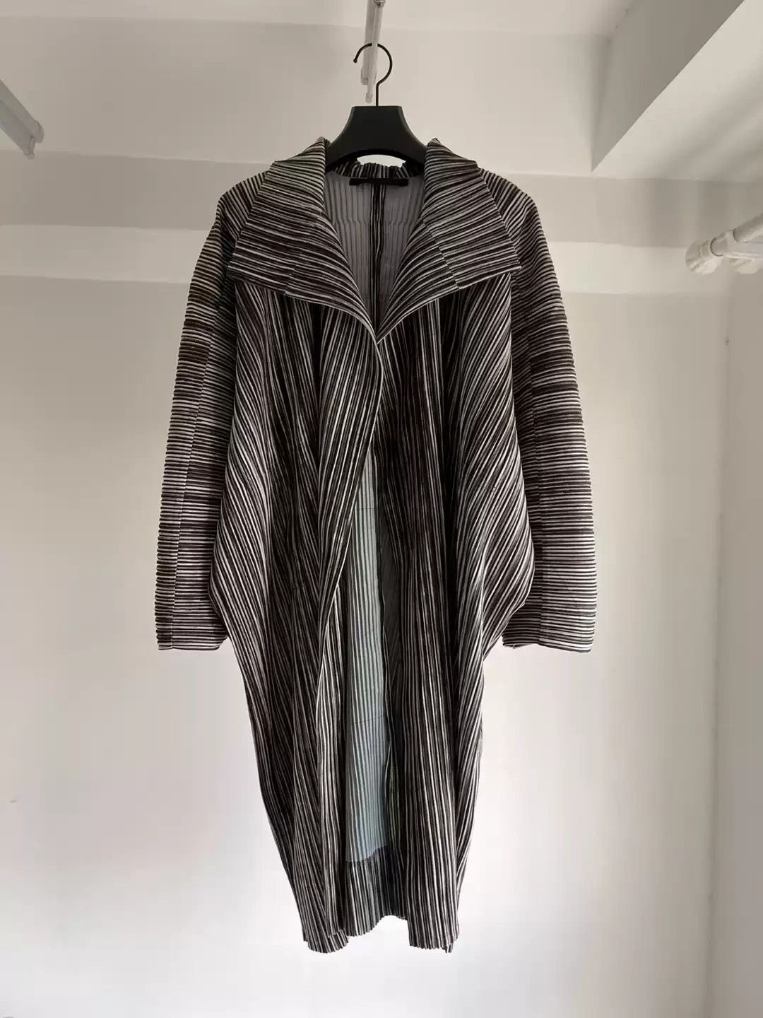 Issey Miyake Issey Miyake homme plisse men's windbreaker Size US S / EU 44-46 / 1 - 1 Thumbnail