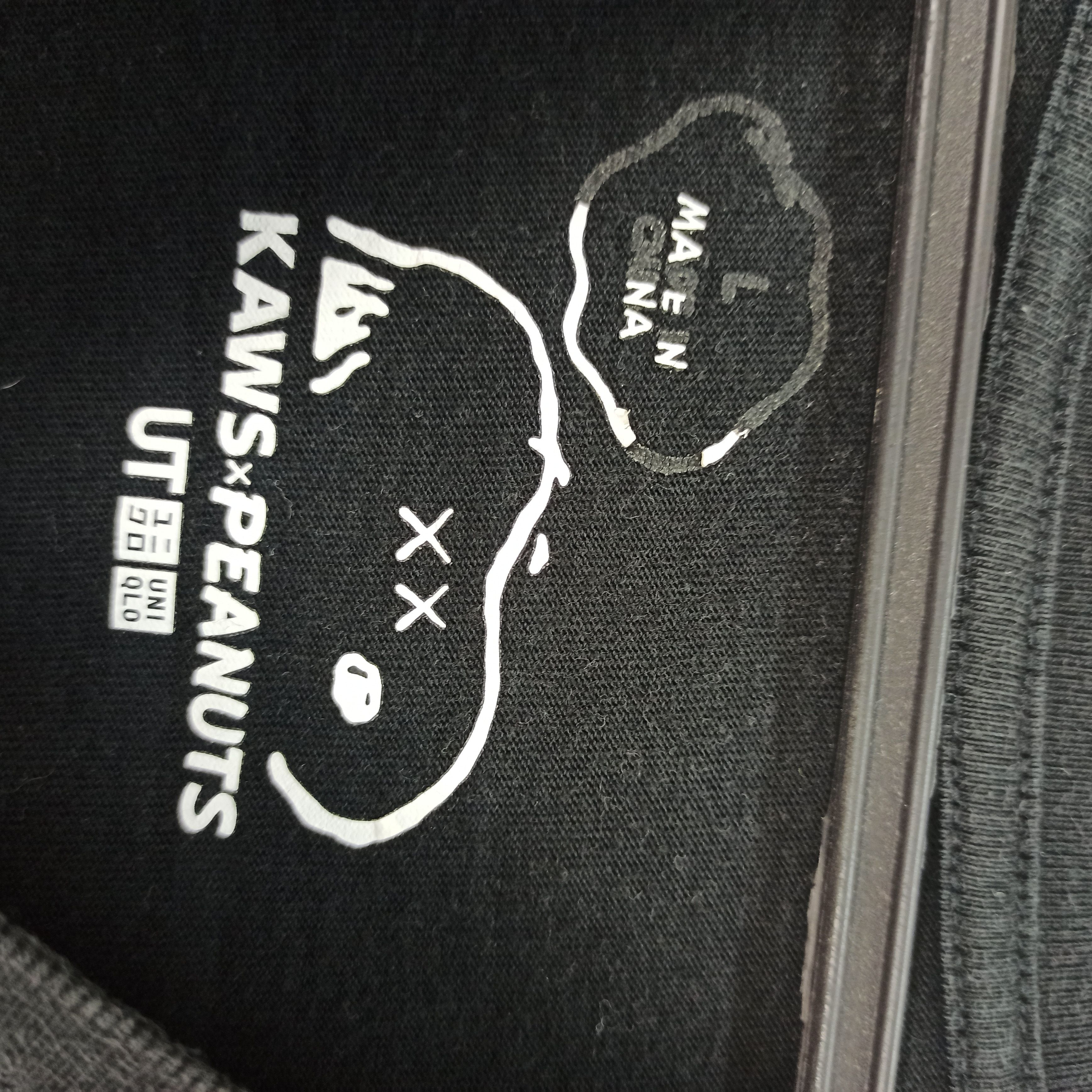 Kaws × Peanuts × Uniqlo Kaws X Peanuts X Uniqlo Tshirt Size US L / EU 52-54 / 3 - 5 Thumbnail