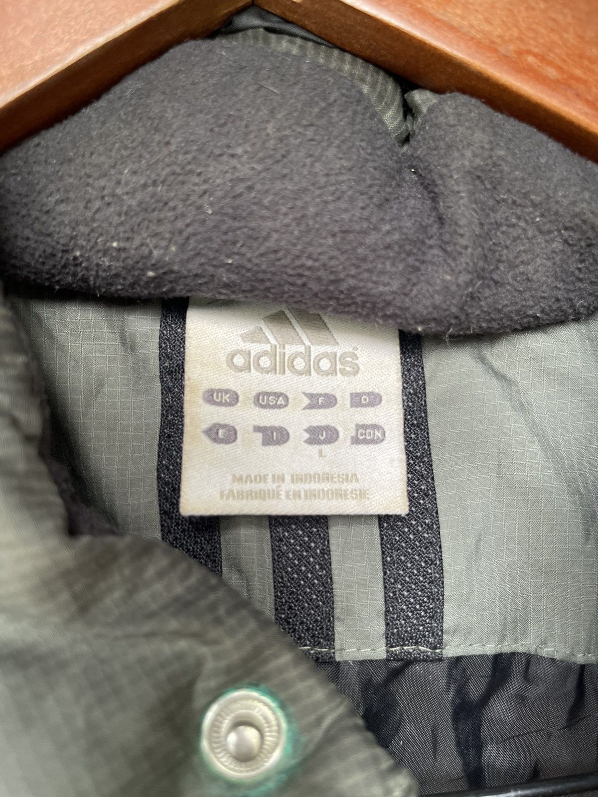 Adidas × Vintage Vintage Y2k Adidas Puffer Fur Hooded Jacket Size US L / EU 52-54 / 3 - 3 Thumbnail