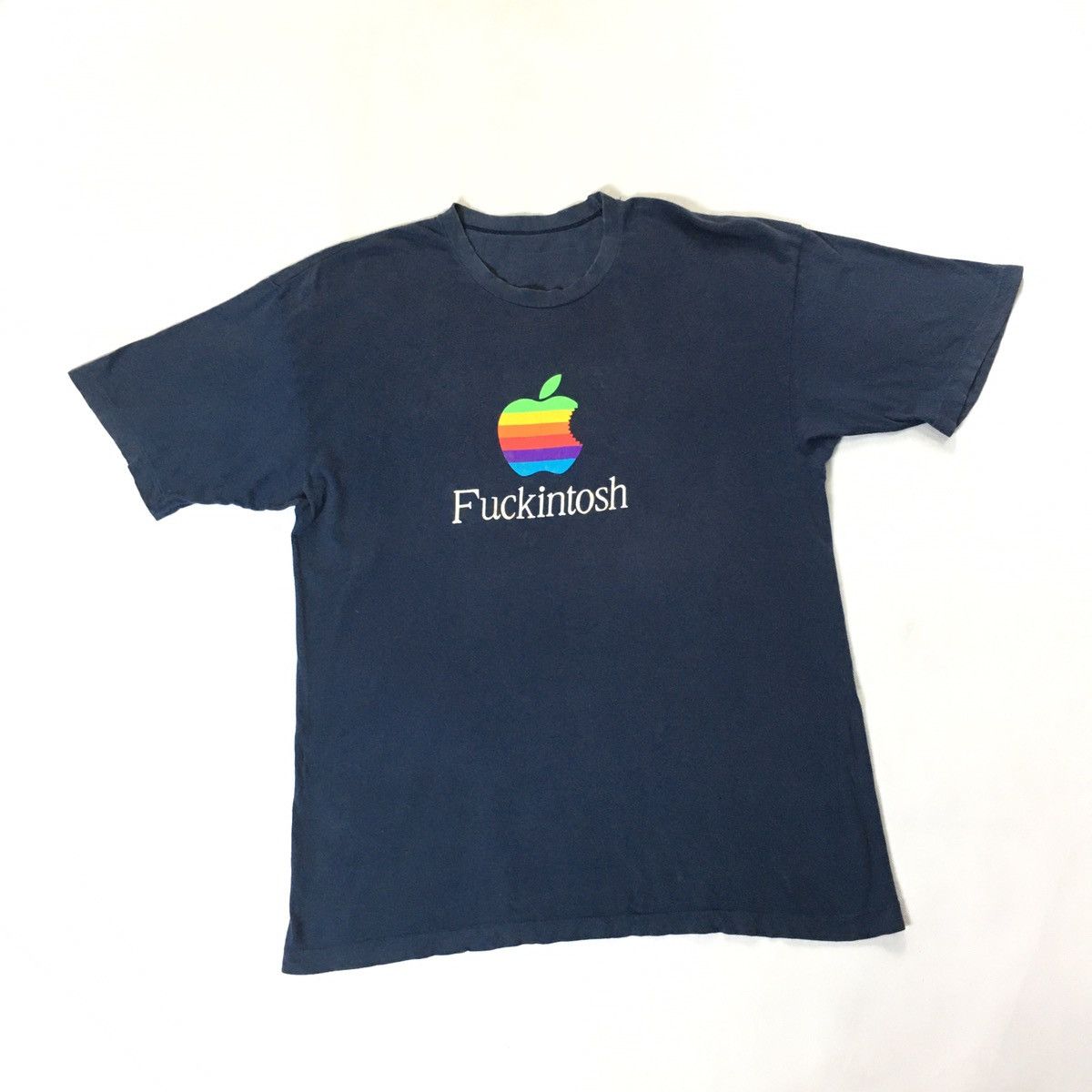 Vintage Vintage 90s Fuckintosh Apple Tshirt Size US L / EU 52-54 / 3 - 1 Thumbnail