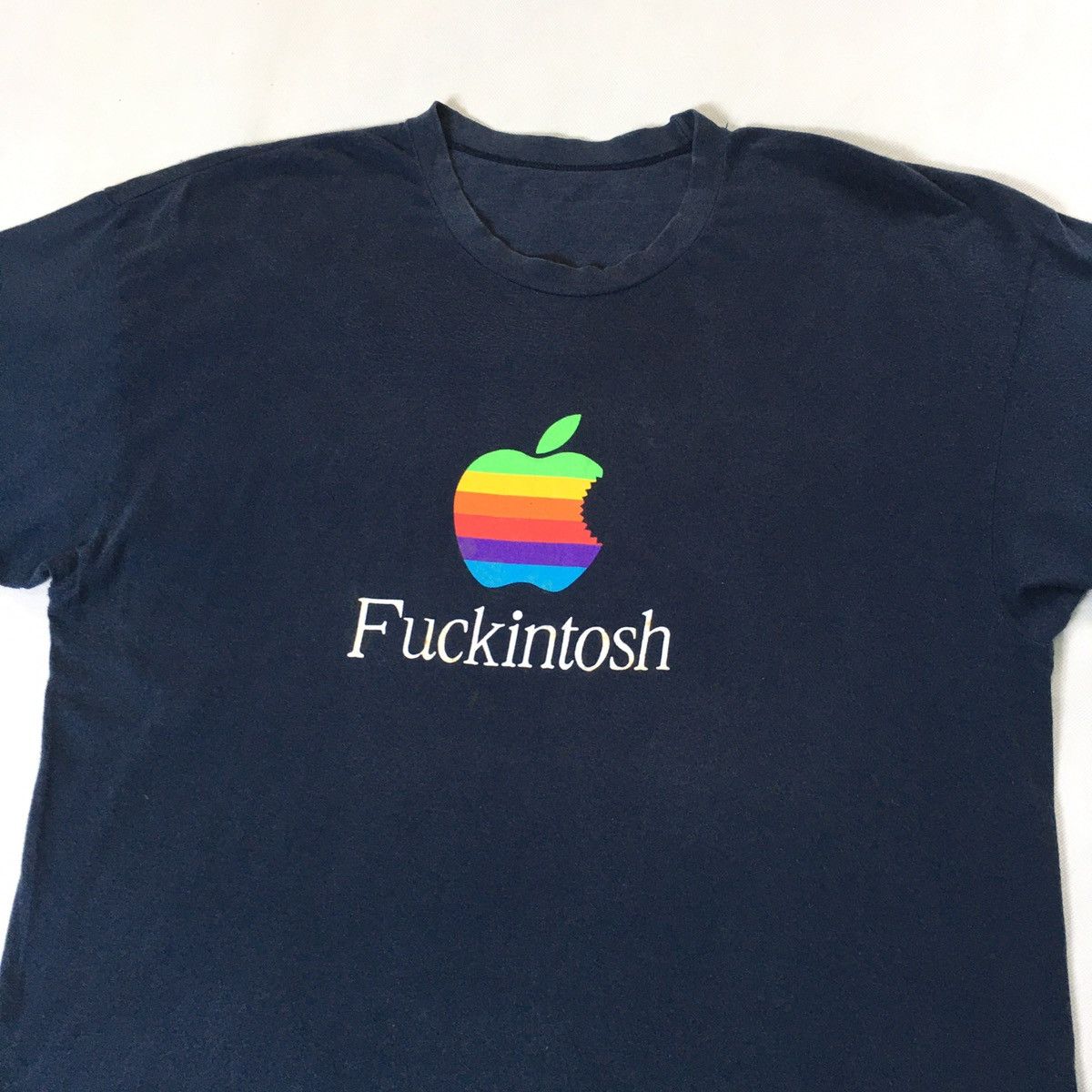 Vintage Vintage 90s Fuckintosh Apple Tshirt Size US L / EU 52-54 / 3 - 2 Thumbnail
