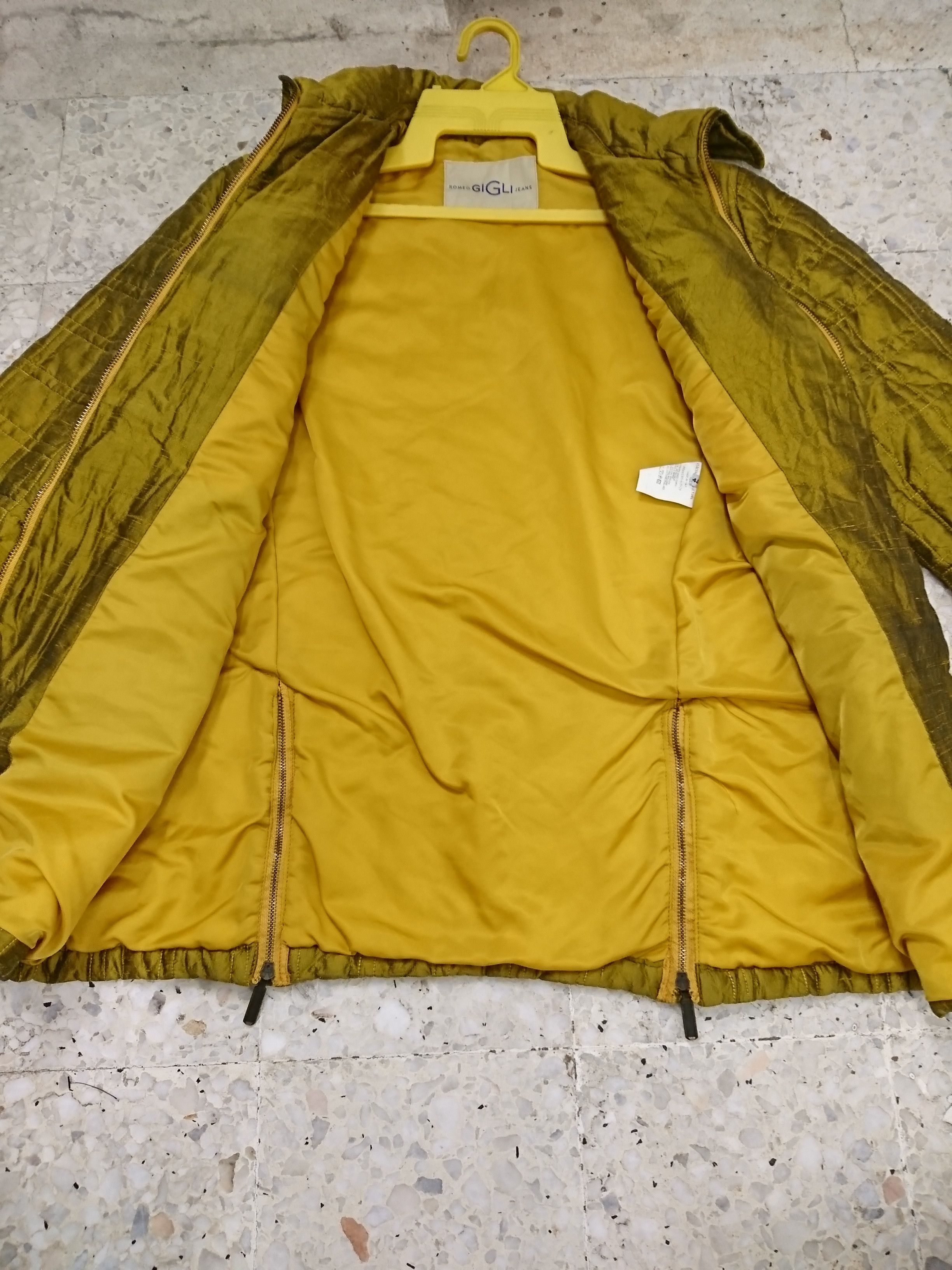 Romeo Gigli Romeo Gigli gold silk jacket Size US XS / EU 42 / 0 - 4 Thumbnail