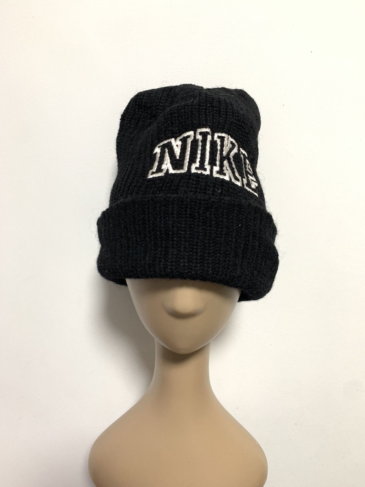 Nike × Vintage VINTAGE NIKE DISTRESSED BLACK BEANIE Size ONE SIZE - 1 Thumbnail