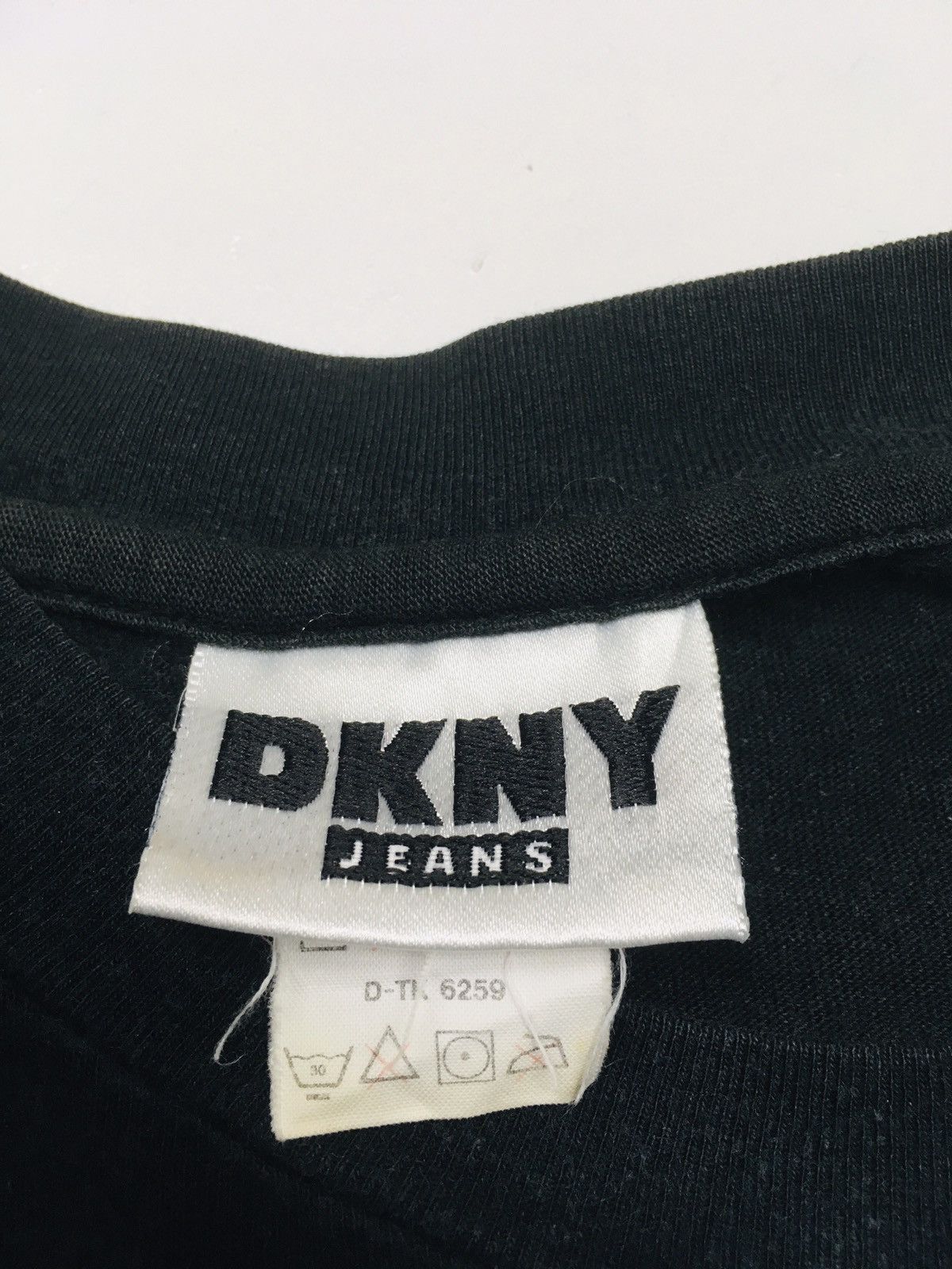 DKNY × Vintage Vintage 90s DKNY big logo spellout shirt Size US L / EU 52-54 / 3 - 6 Thumbnail