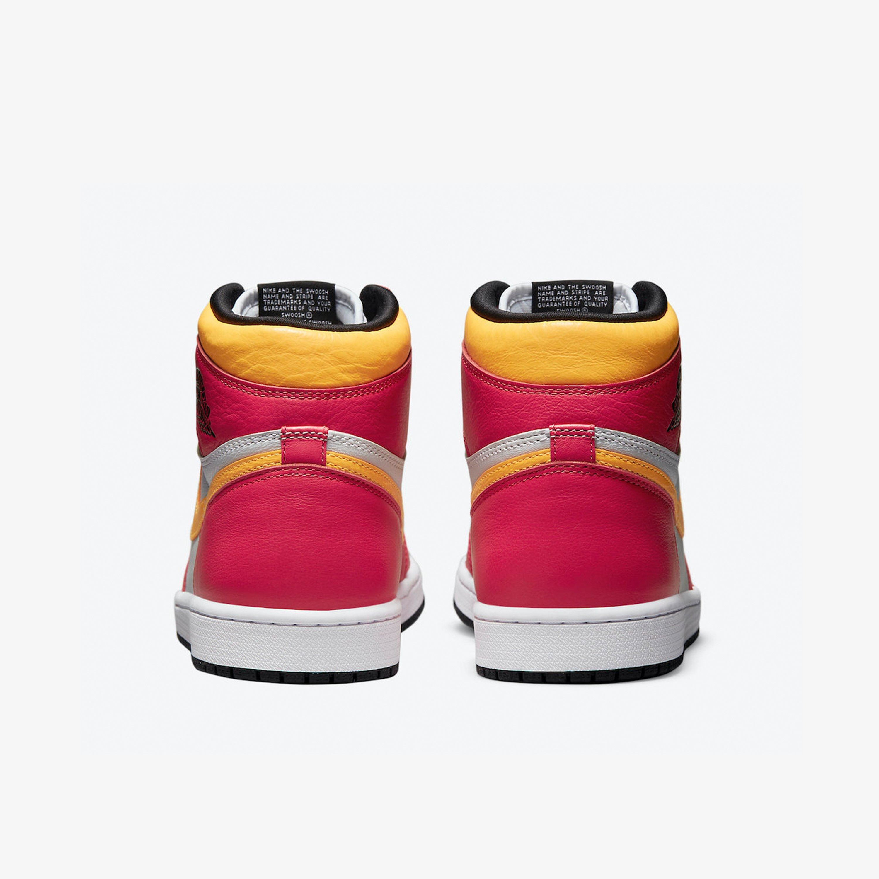 Nike JORDAN 1 RETRO HIGH OG LIGHT FUSION RED Size US 10.5 / EU 43-44 - 7 Thumbnail