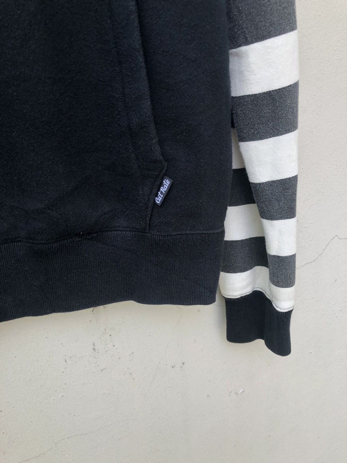 Vintage Cut - Rate Japan Border Striped Sleeves Black Hoodie Size US M / EU 48-50 / 2 - 9 Thumbnail