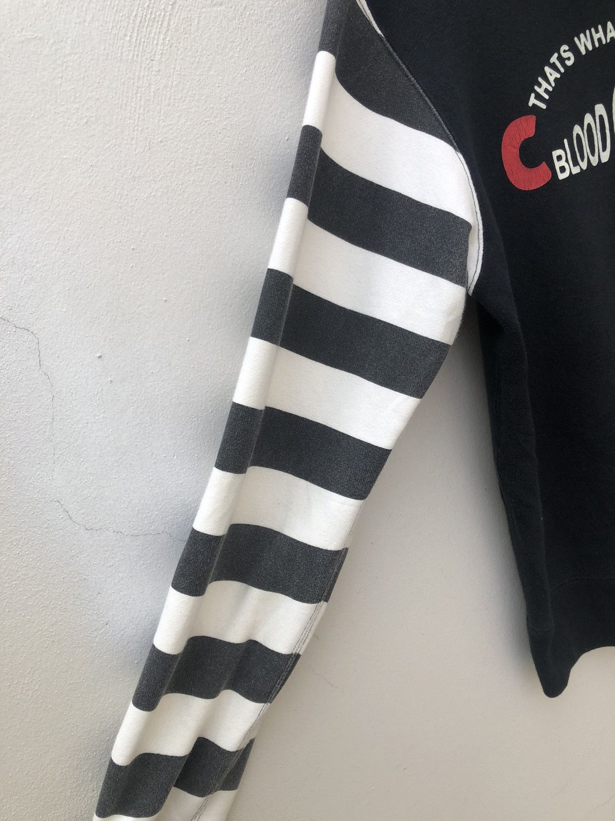 Vintage Cut - Rate Japan Border Striped Sleeves Black Hoodie Size US M / EU 48-50 / 2 - 4 Thumbnail