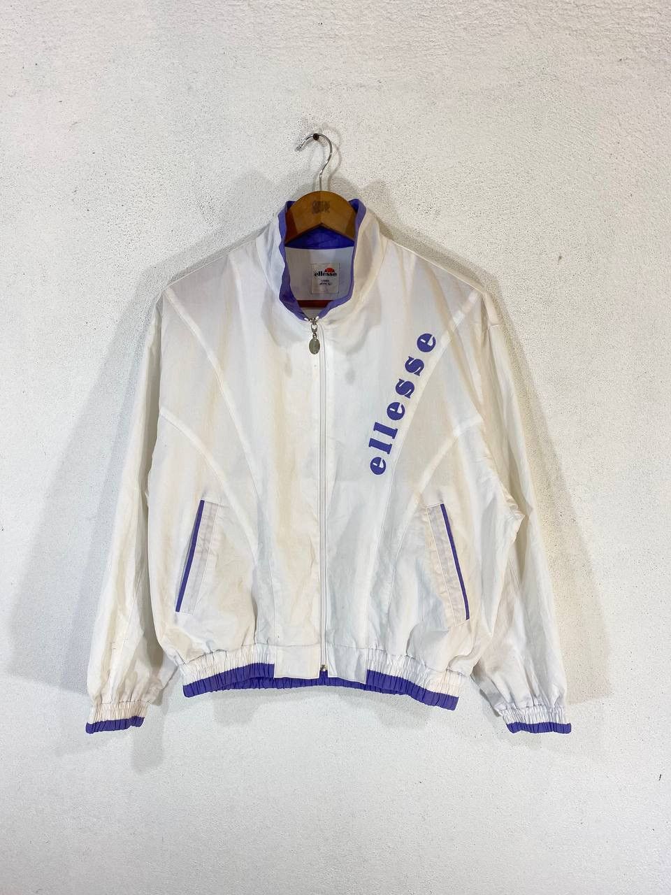 Ellesse Vintage Ellesse Jacket Embroided Logo Nice Design Size US L / EU 52-54 / 3 - 1 Thumbnail
